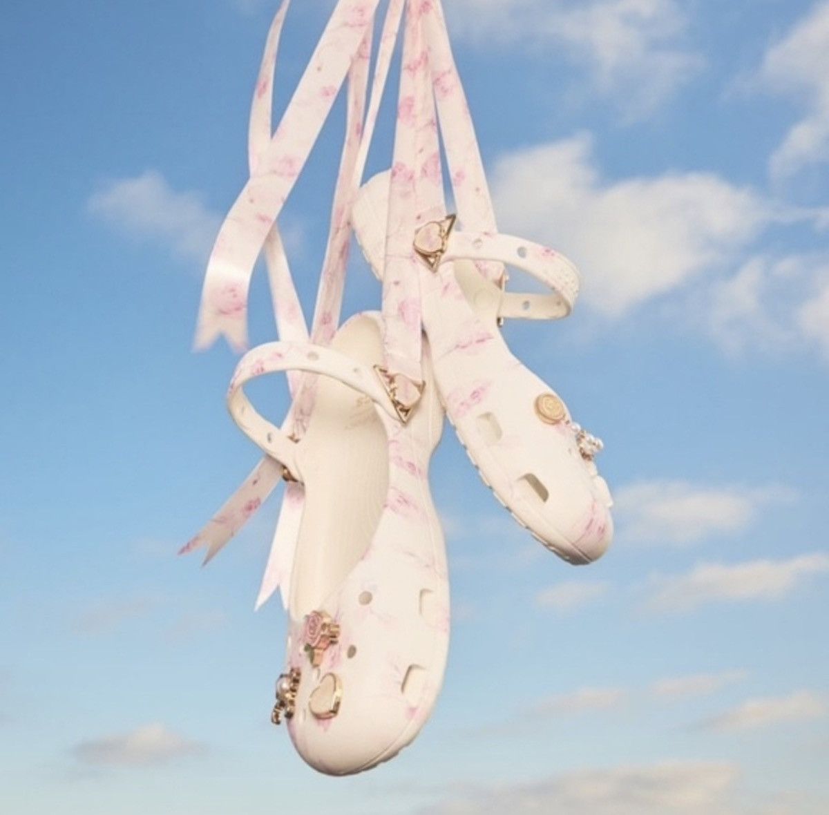Crocs Crocs Loveshack fancy - OysterFloral Limited Edition pnk/wht Size US 7 / IT 37 - 7 Thumbnail