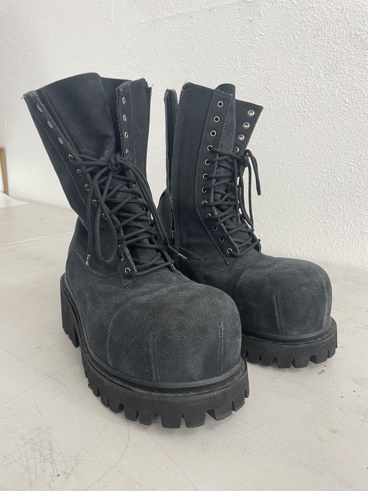 Balenciaga × Designer × Streetwear Balenciaga Stomper Canvas Boot