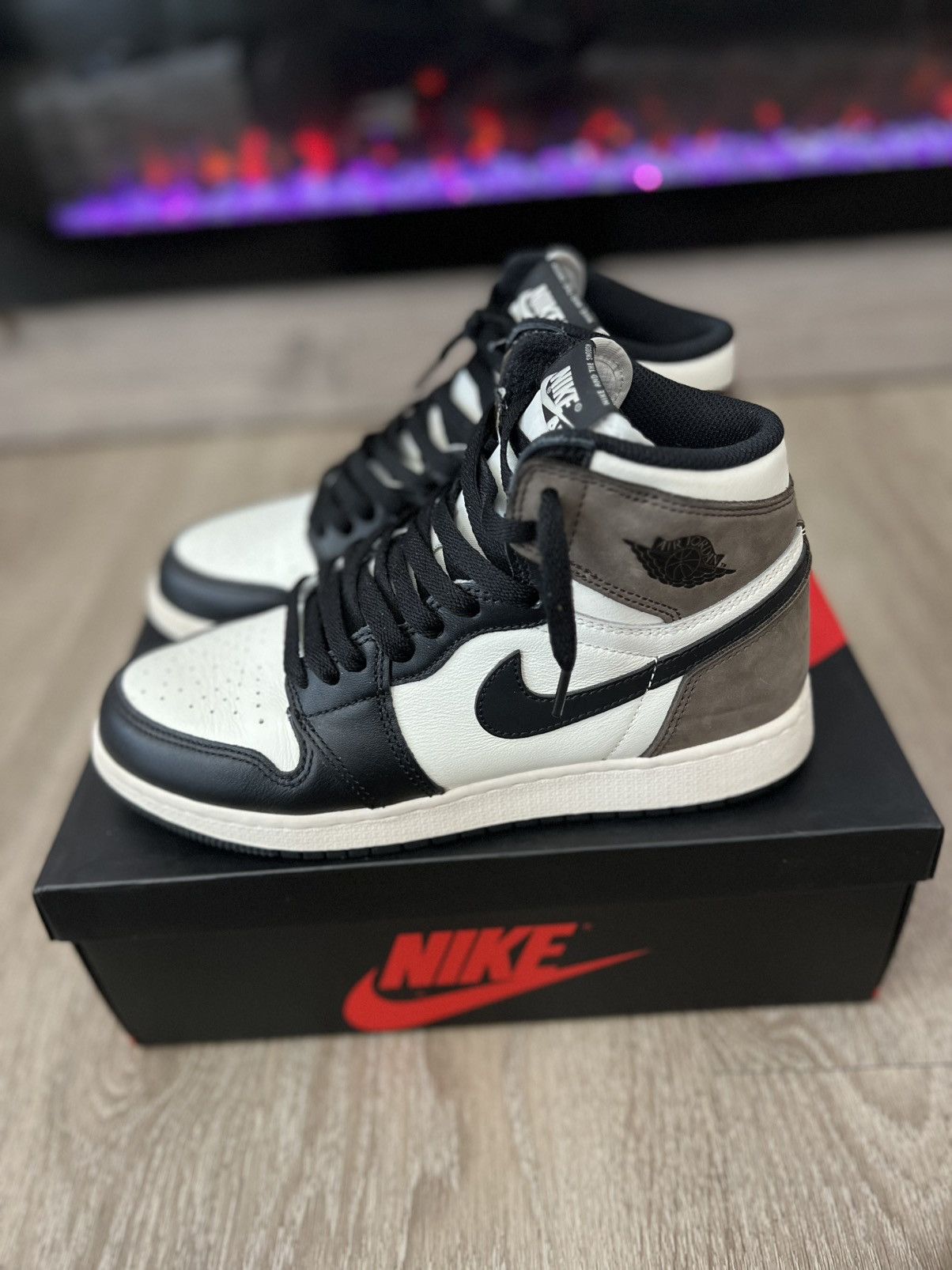 Jordan Brand Air Jordan 1 GS “Dark Mocha” Size US 6 / EU 39 - 4 Thumbnail