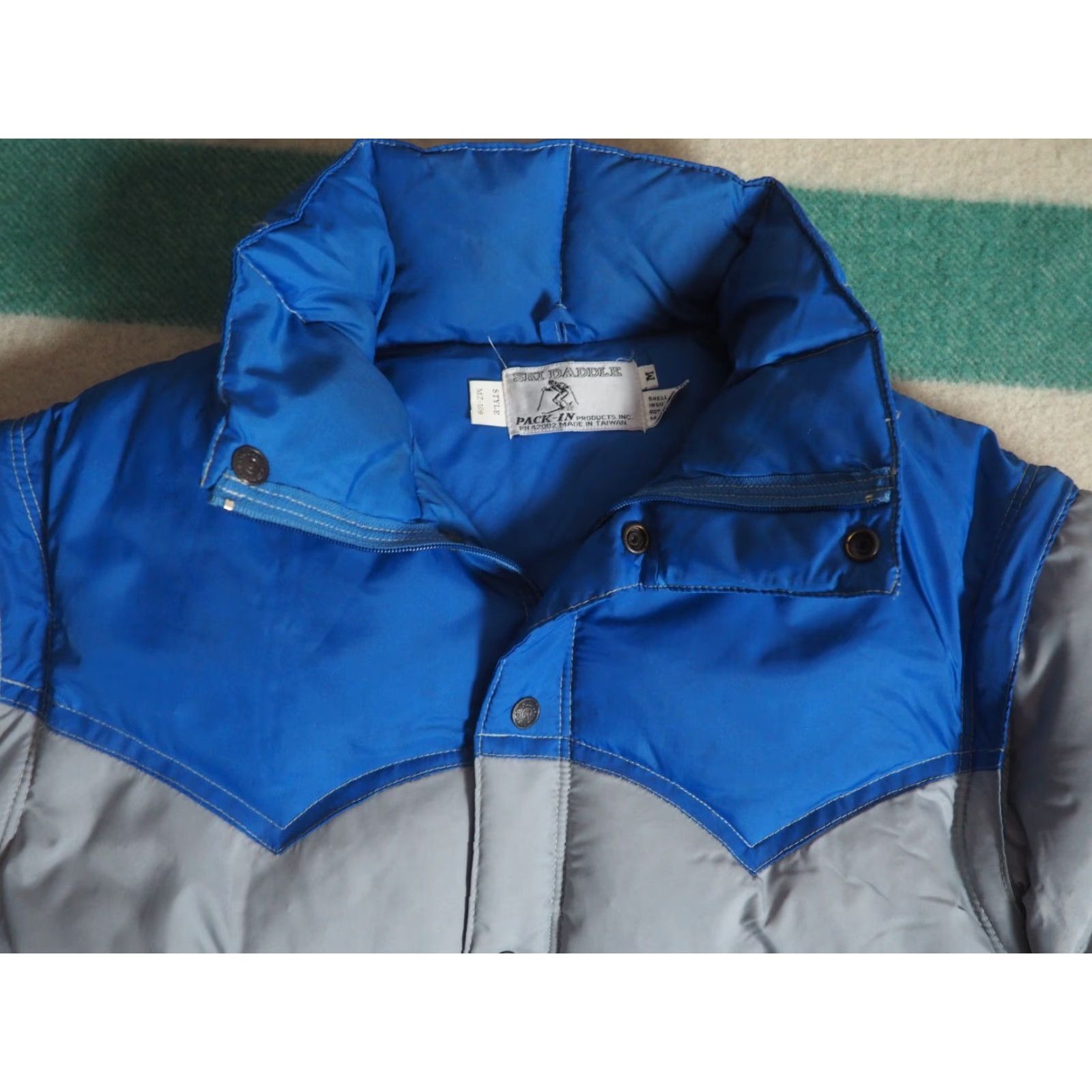 Vintage VTG Ski Daddle Down Puffer Jacket Men M - 70s 80s Gray Blue Lodge Zip Snap Daddle Down Jacket, Casual, Vintage Outerwear, 1970s Size US M / EU 48-50 / 2 - 3 Thumbnail