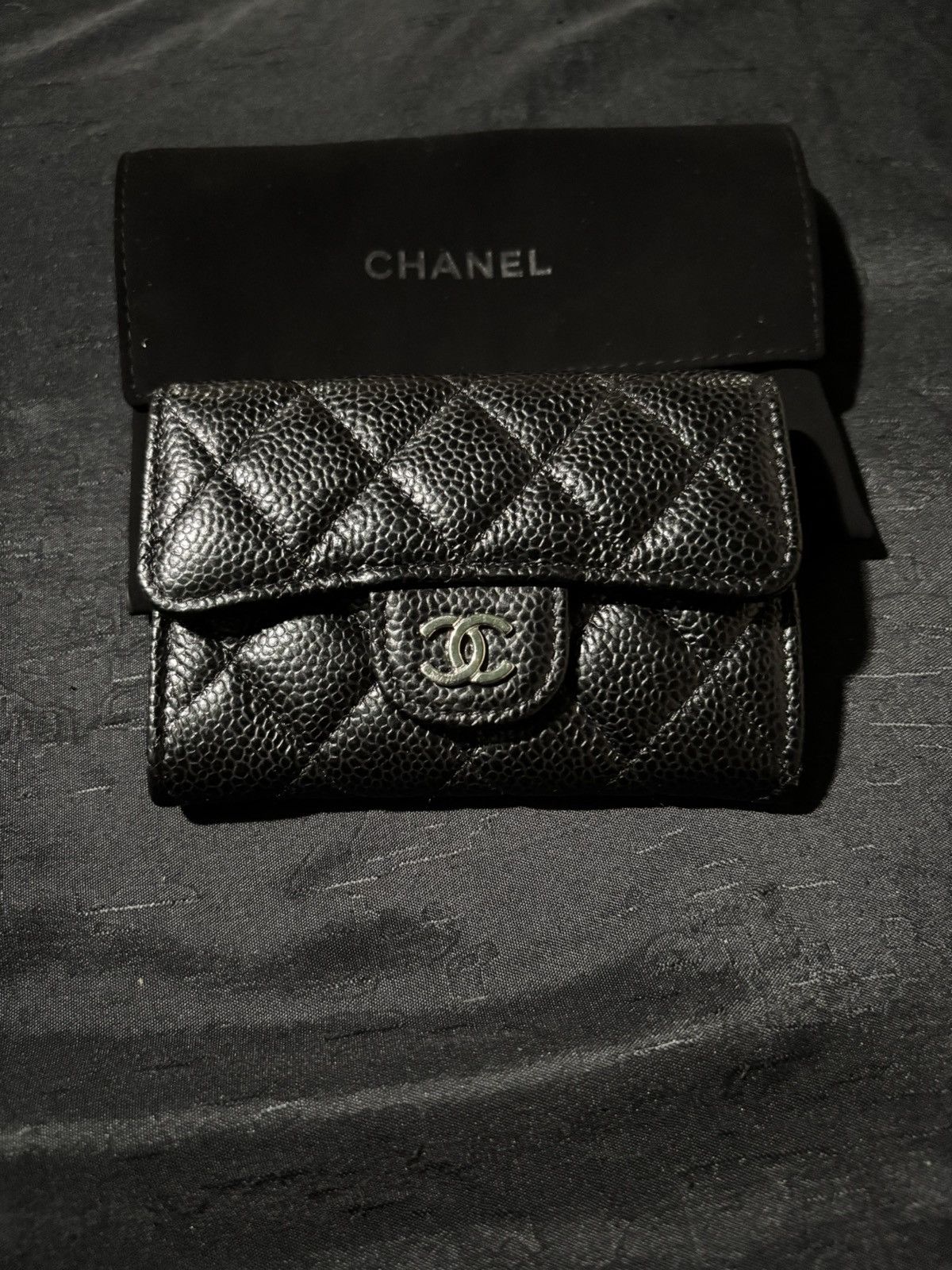 Chanel Chanel Black Quilted Caviar Classic Flap Card Holder Size ONE SIZE - 1 Thumbnail