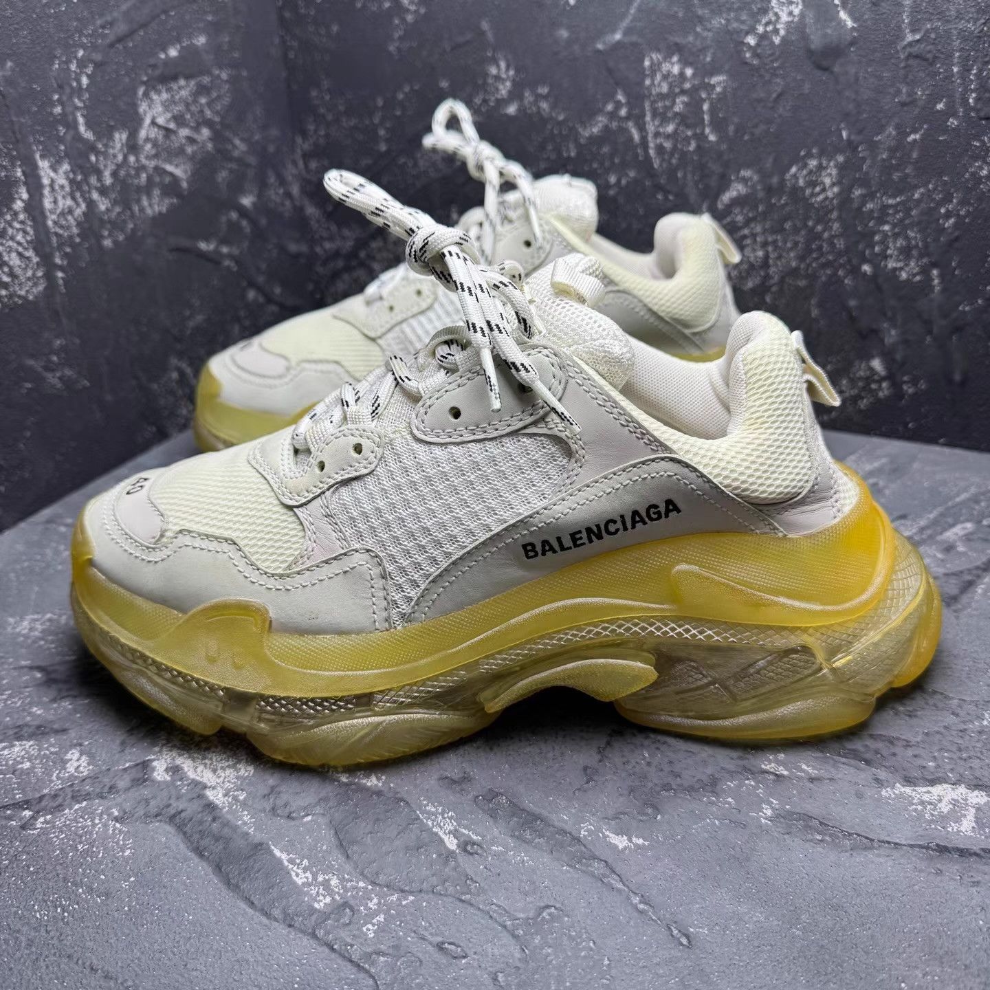 Balenciaga Balenciaga Triple S Beige White Bubble Sole Sneakers Q10 Size US 7 / EU 40 - 7 Thumbnail
