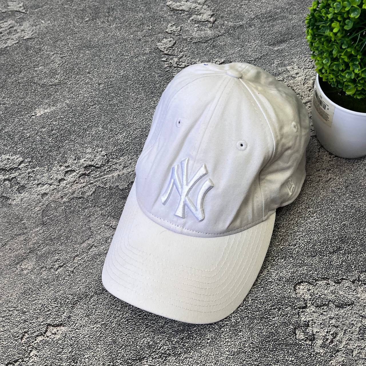 New Era Vintage White New York Yankess New Era 9 Fifty Rare Cap Hat Size ONE SIZE - 2 Thumbnail