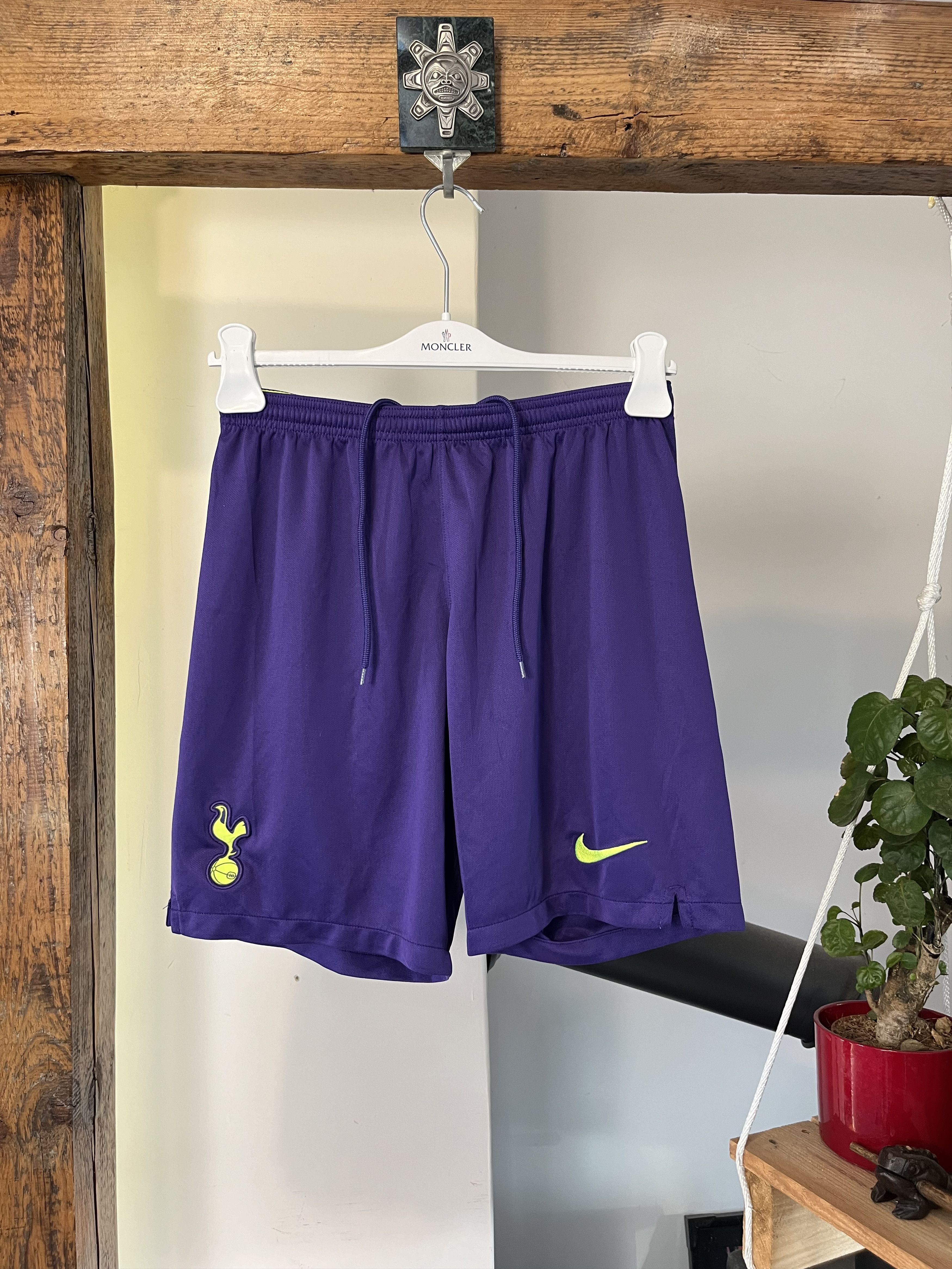 Nike × Vintage Vintage Nike Tottenham Shorts Blokcore Size US 32 / EU 48 - 1 Thumbnail