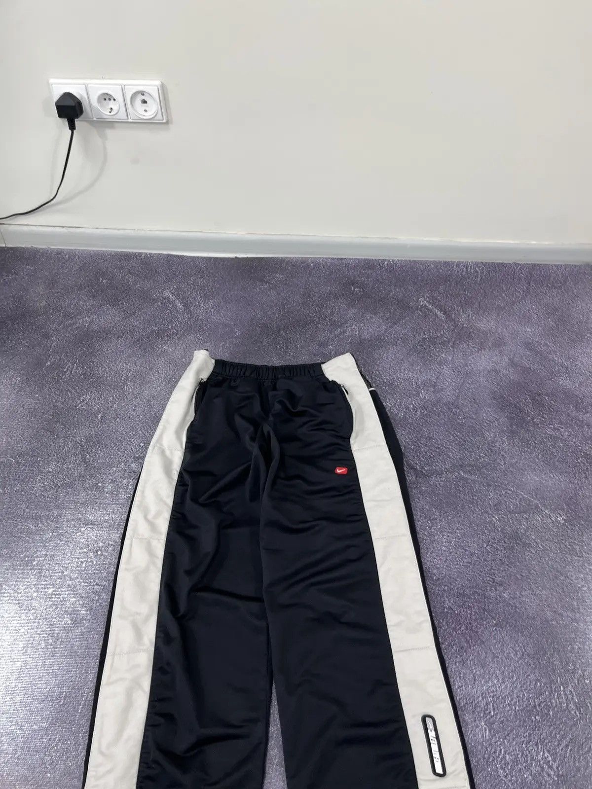 Nike × Vintage Vintage Nike Y2K Side Buttons Retro Hype Sweatpants Trousers Size US 30 / EU 46 - 6 Thumbnail