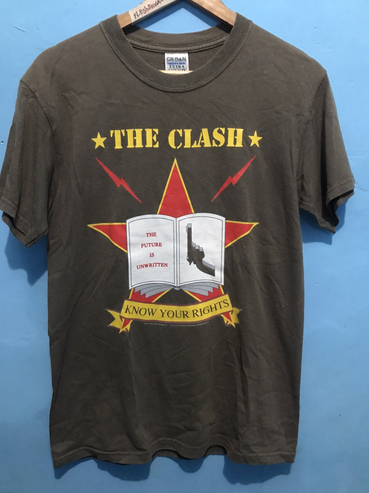 Band Tees The Clash “Combat Rock North American Tour” T Shirt Size US S / EU 44-46 / 1 - 1 Thumbnail