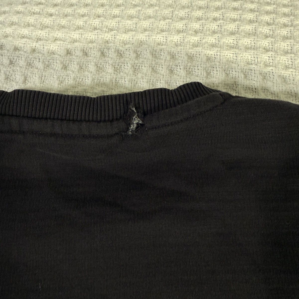 Calvin Klein Calvin Klein Minimal Logo Black Crewneck – Size L Size US L / EU 52-54 / 3 - 6 Thumbnail