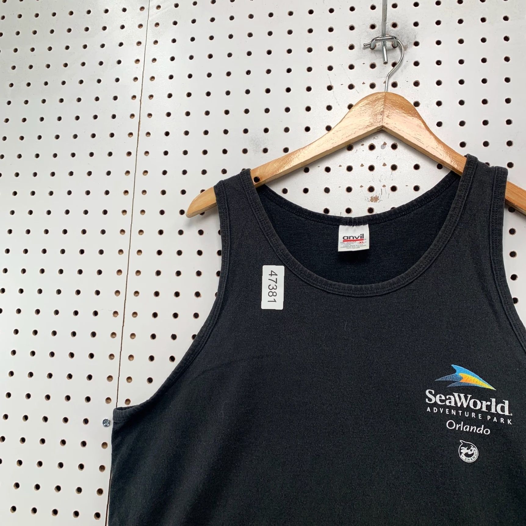 Anvil Vintage Anvil Sea World Tank Mens XL Black Sleeveless T-Shirt USA Size US XL / EU 56 / 4 - 6 Thumbnail