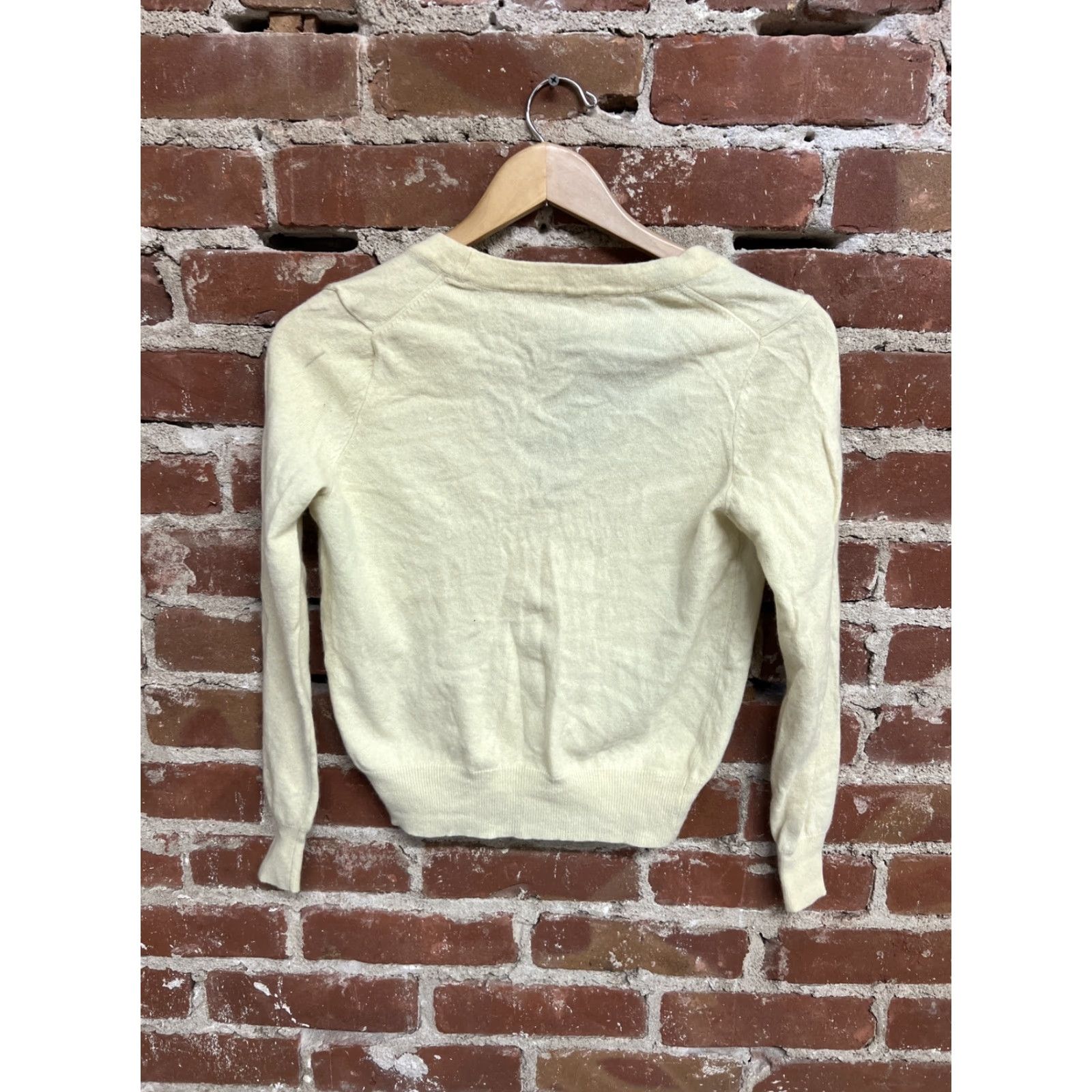 Talbots Talbots Cardigan Sweater Womens Yellow Wool Petite Size S Body Measurements Pit to Pit 18in Length 20in Size S / US 4 / IT 40 - 2 Thumbnail