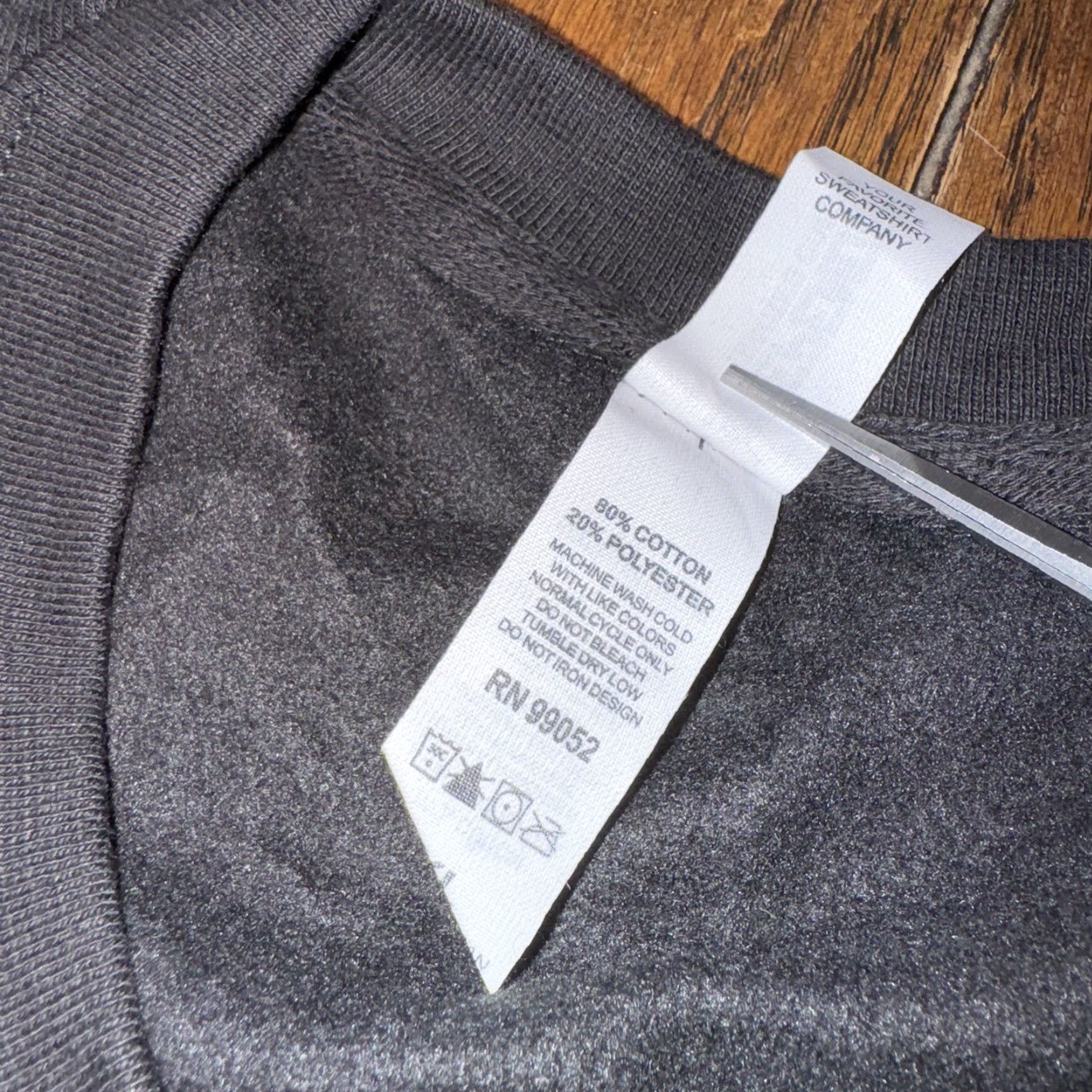 Market VINTAGE Whole Foods Market Sweatshirt Mens XL Black Crewneck Amazon Product Line Graphic Print Logo Size US XL / EU 56 / 4 - 6 Thumbnail