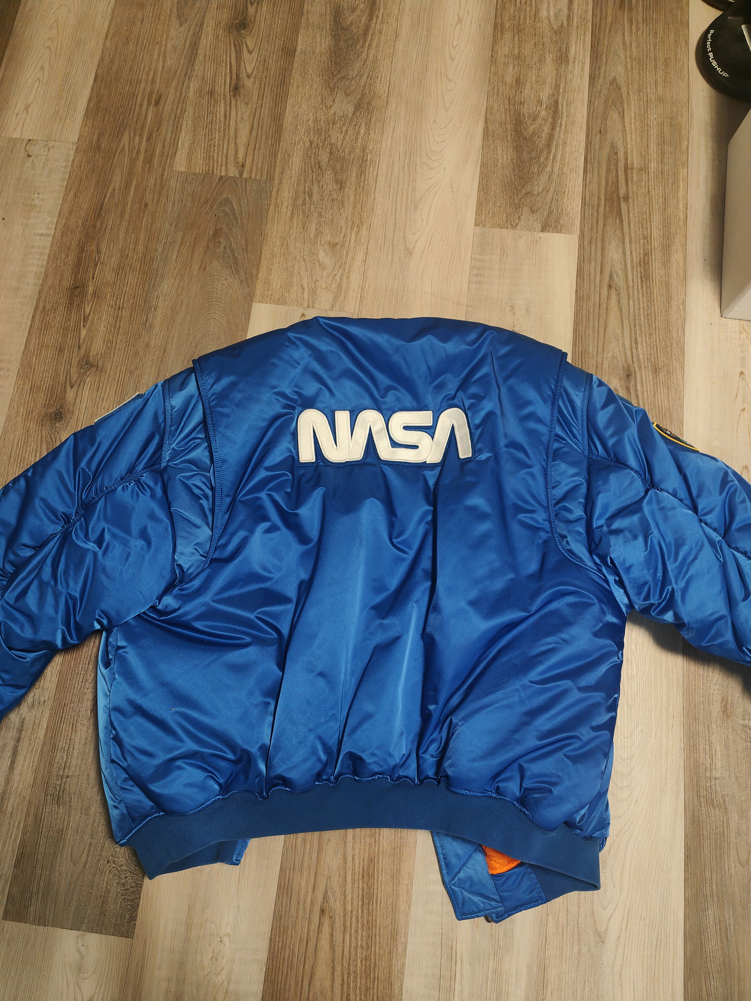 Balenciaga Balenciaga NASA Bomber Size US M / EU 48-50 / 2 - 9 Thumbnail