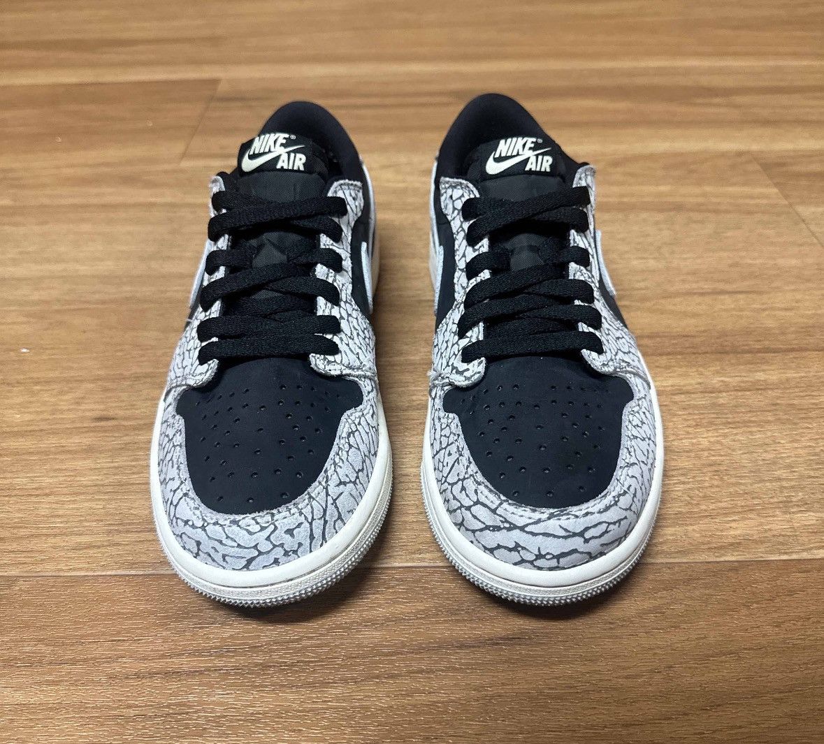 Jordan Brand × Nike Air Jordan 1 Retro OG Low Black Cement Size US 8 / EU 41 - 4 Thumbnail