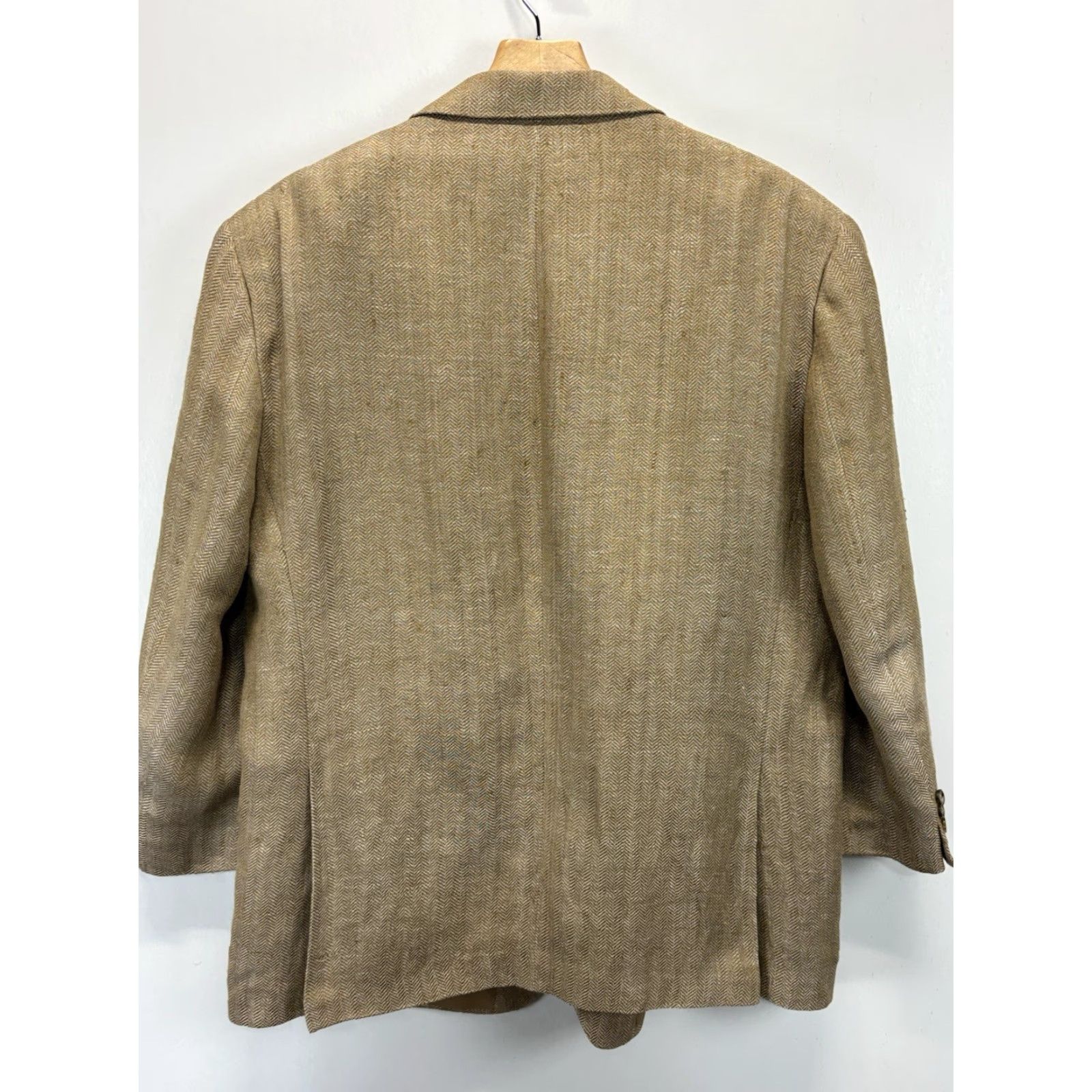 Jos. A. Bank VINTAGE Jos A Bank Silk Linen Herringbone Blazer Sport Coat Men’s 48R Gold Herringbone Blazer Shoes? Size 48R - 3 Thumbnail