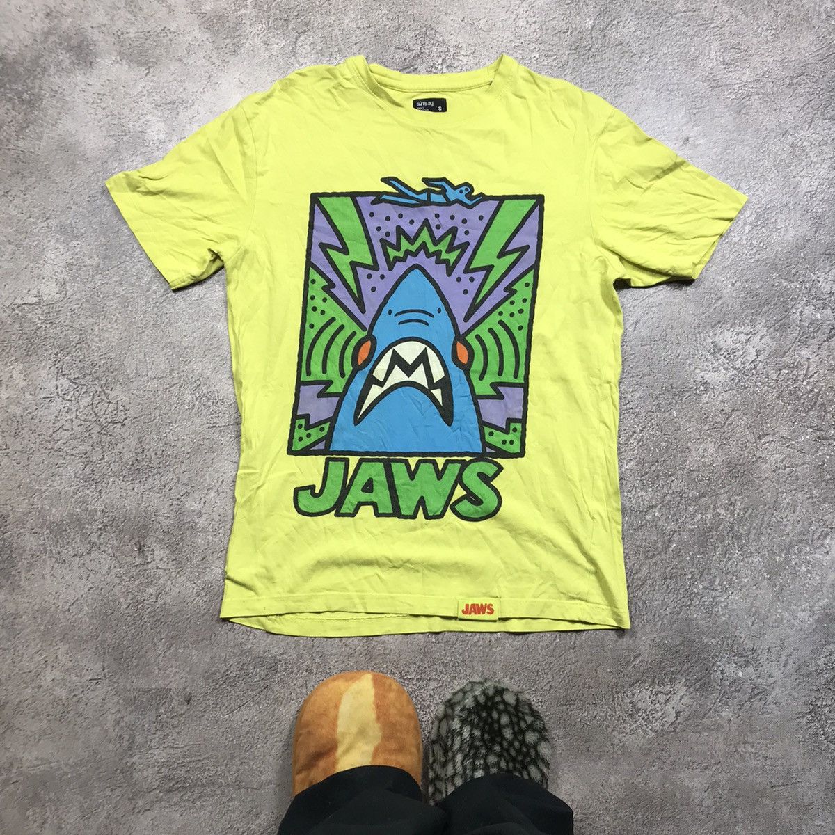 Vintage Vintage Y2K Neon Graphic Tee Jaws Film Shark Skate Slim L Size US L / EU 52-54 / 3 - 1 Thumbnail