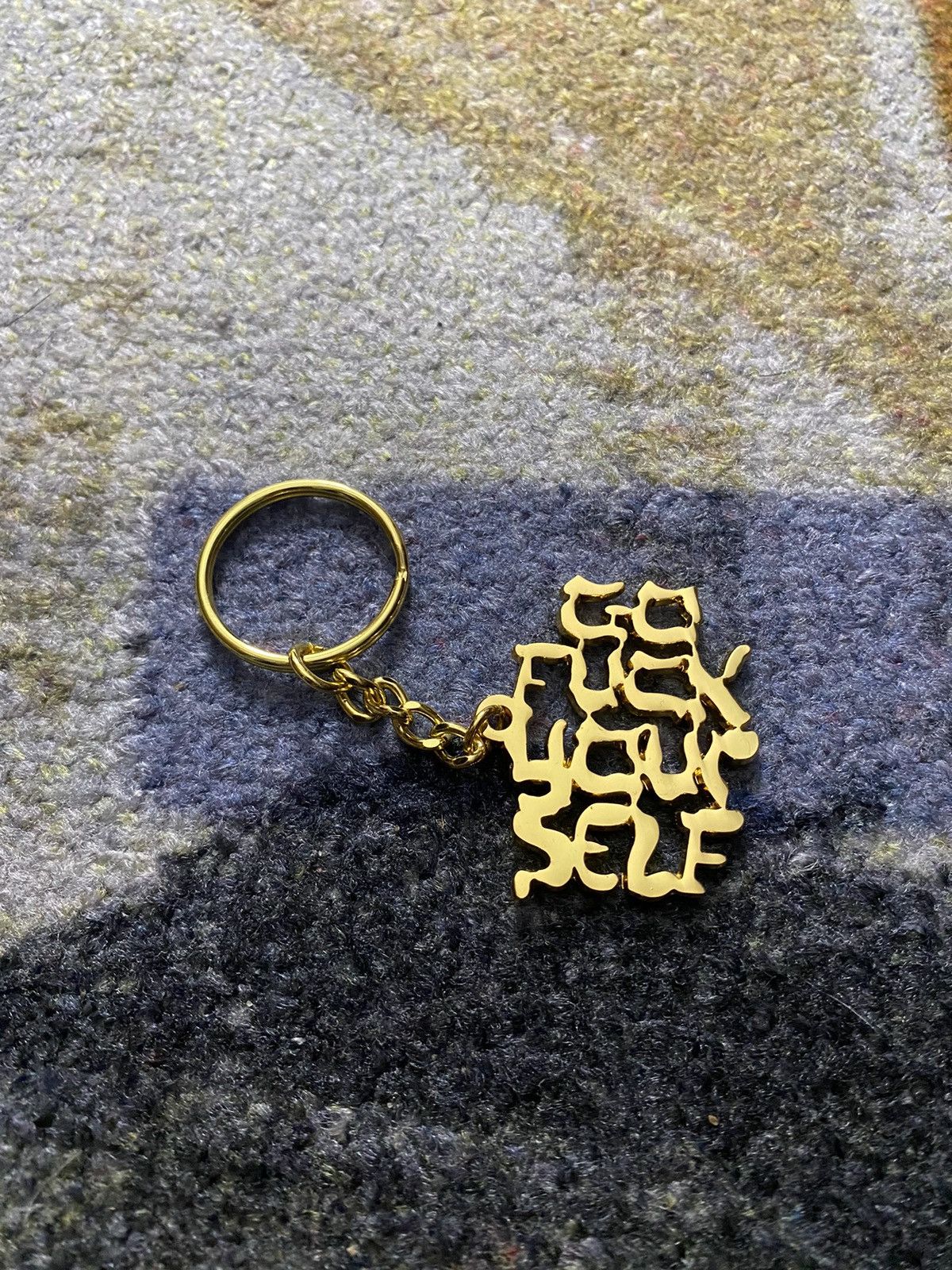 小物 \" Fuck EM ALL  \"  KeyRingHolder supreme Supreme Flashing Fuck Em Keychain – 9/10 Condition Sneaker