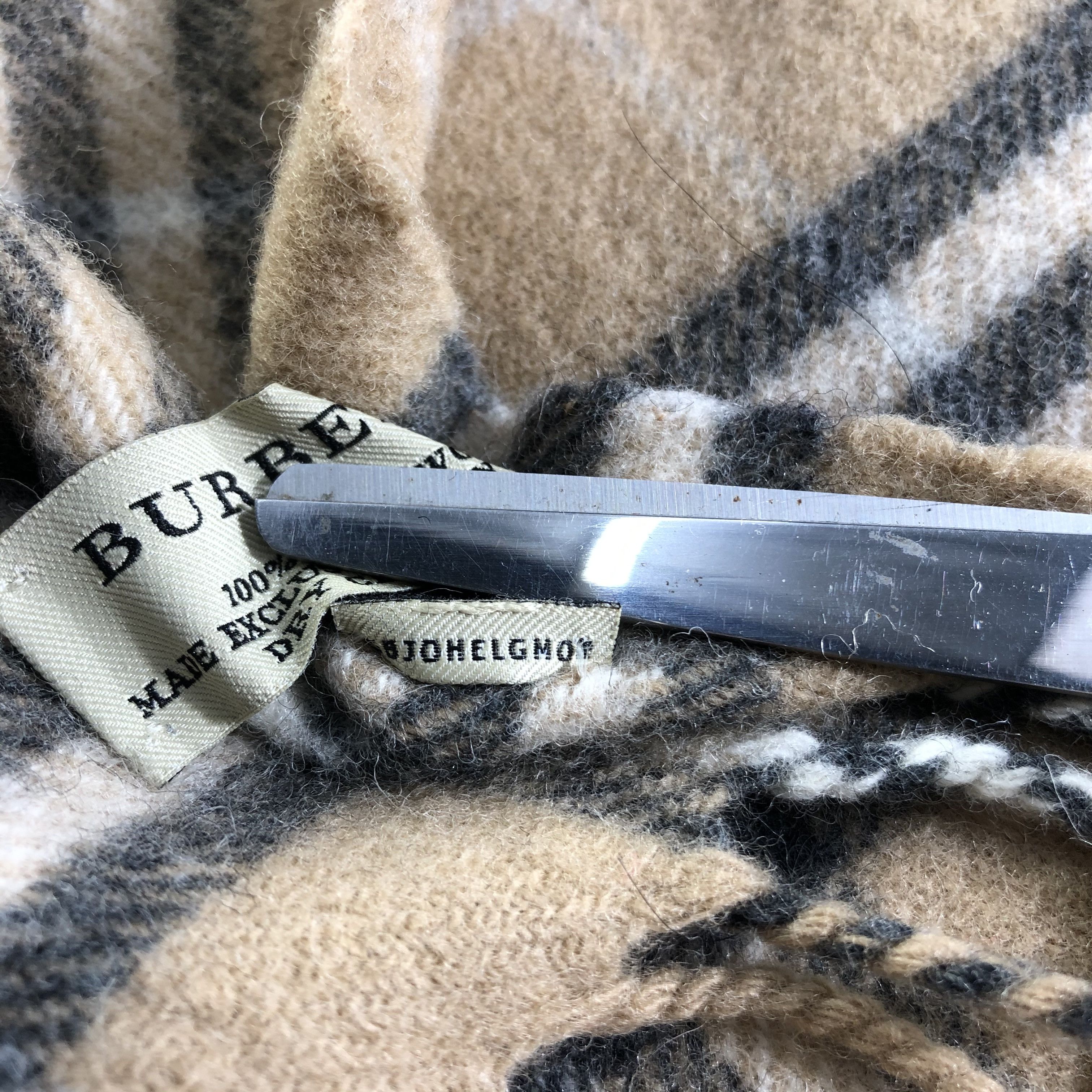 Burberry Burberrys Wool Scarf Muffler Neckwear V2401 Size ONE SIZE - 6 Thumbnail