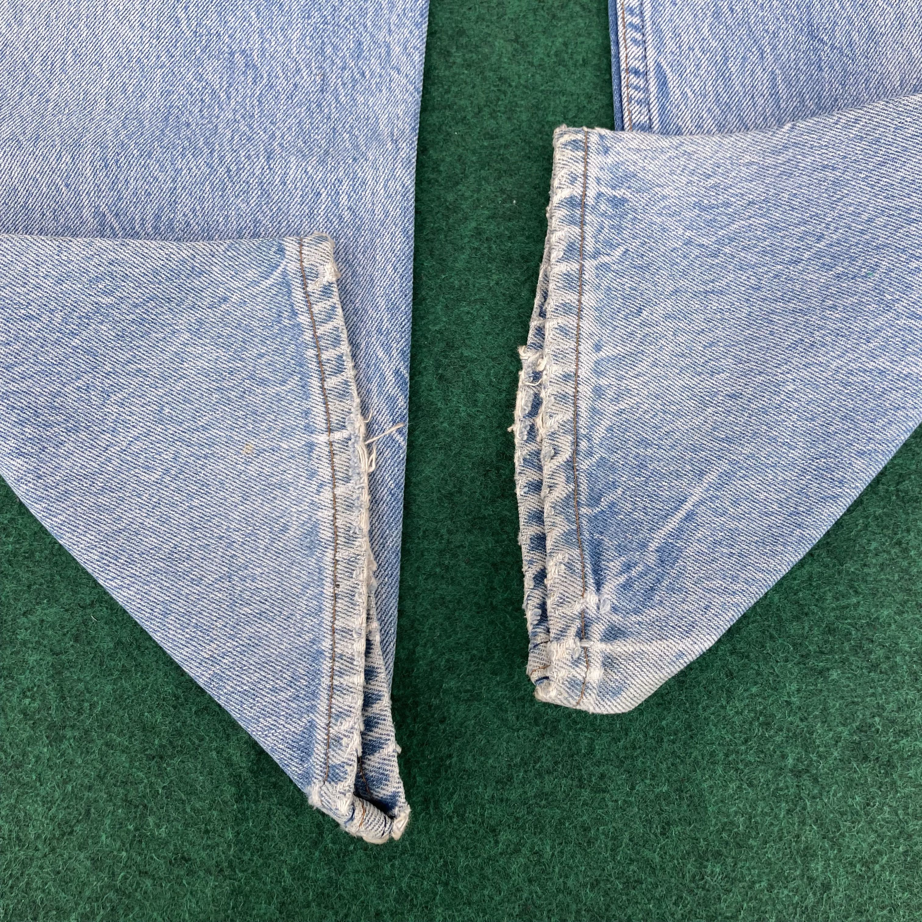 Levi's × Vintage Vtg Levis 501 Distressed Ripped Light Blue Dirty Jeans Size US 31 - 8 Thumbnail