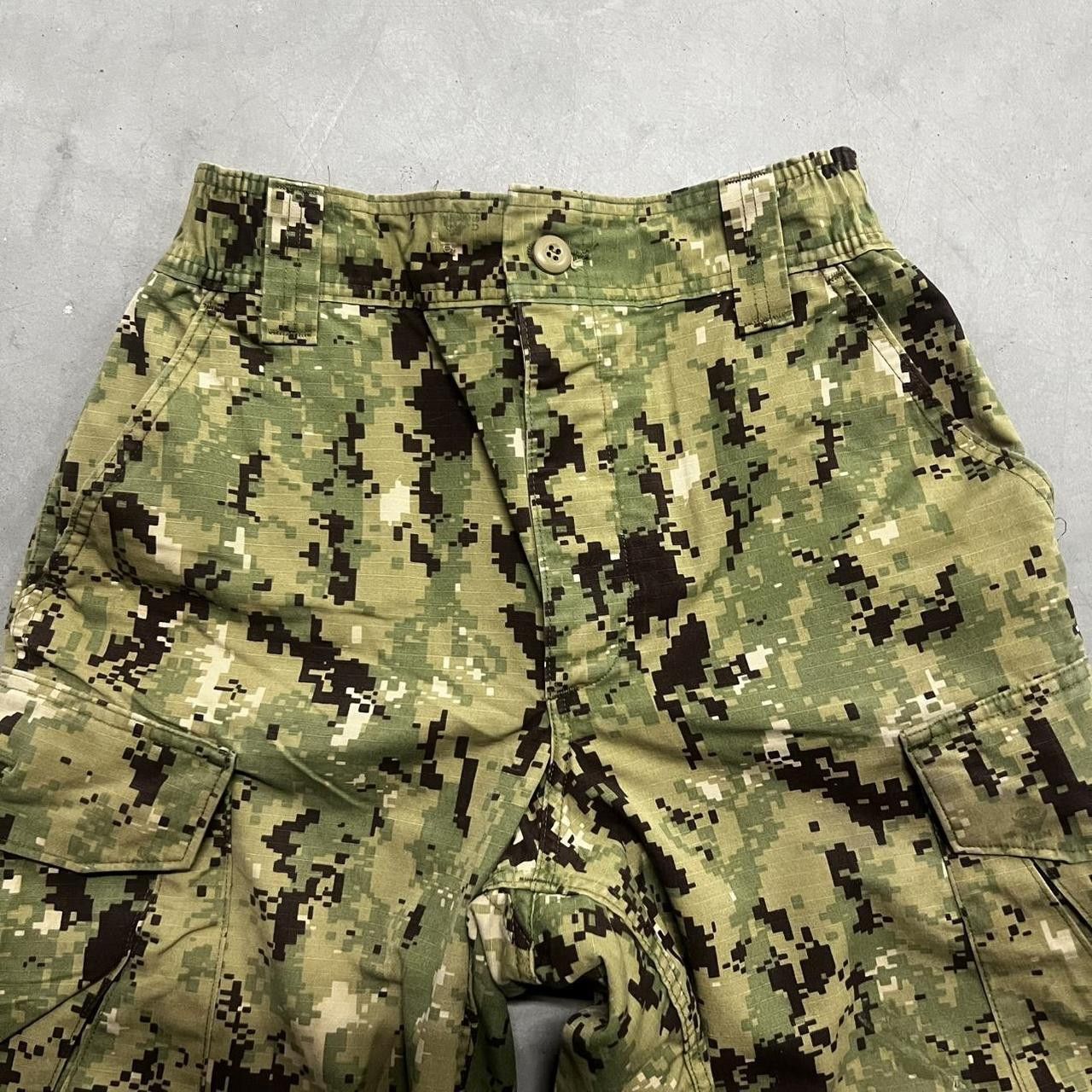 Vintage Vintage Y2K/2000s Military Camo Grunge Cargo Pants! Size US 28 / EU 44 - 3 Thumbnail