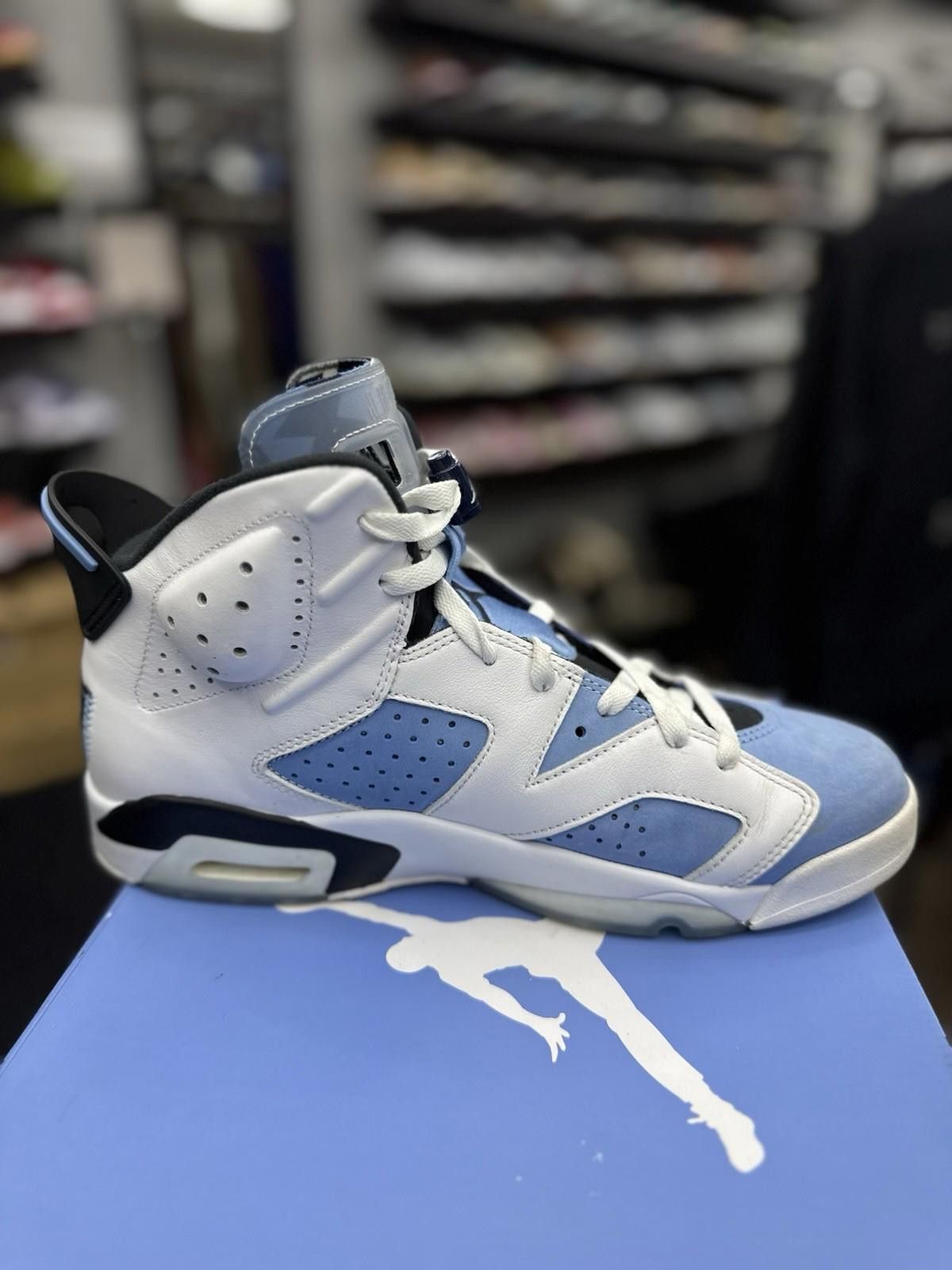 Jordan Brand Jordan 6 Retro Mid UNC - University Blue - Men's Size 11 Size US 11 / EU 44 - 4 Thumbnail