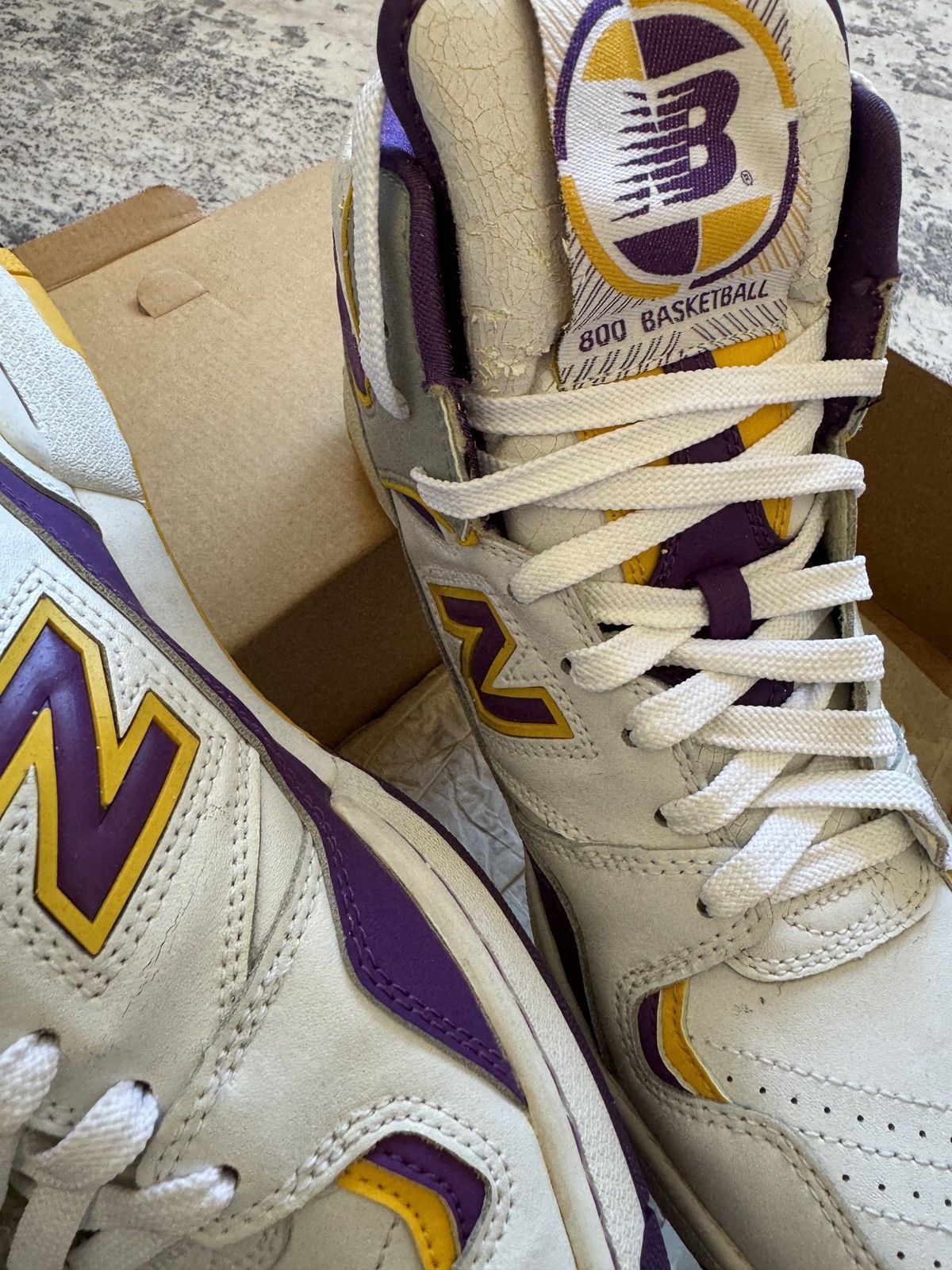 New Balance New Balance BB800 PY James Worthy 10.5 us 44.5 en Lakers Size US 10.5 / EU 43-44 - 12 Thumbnail