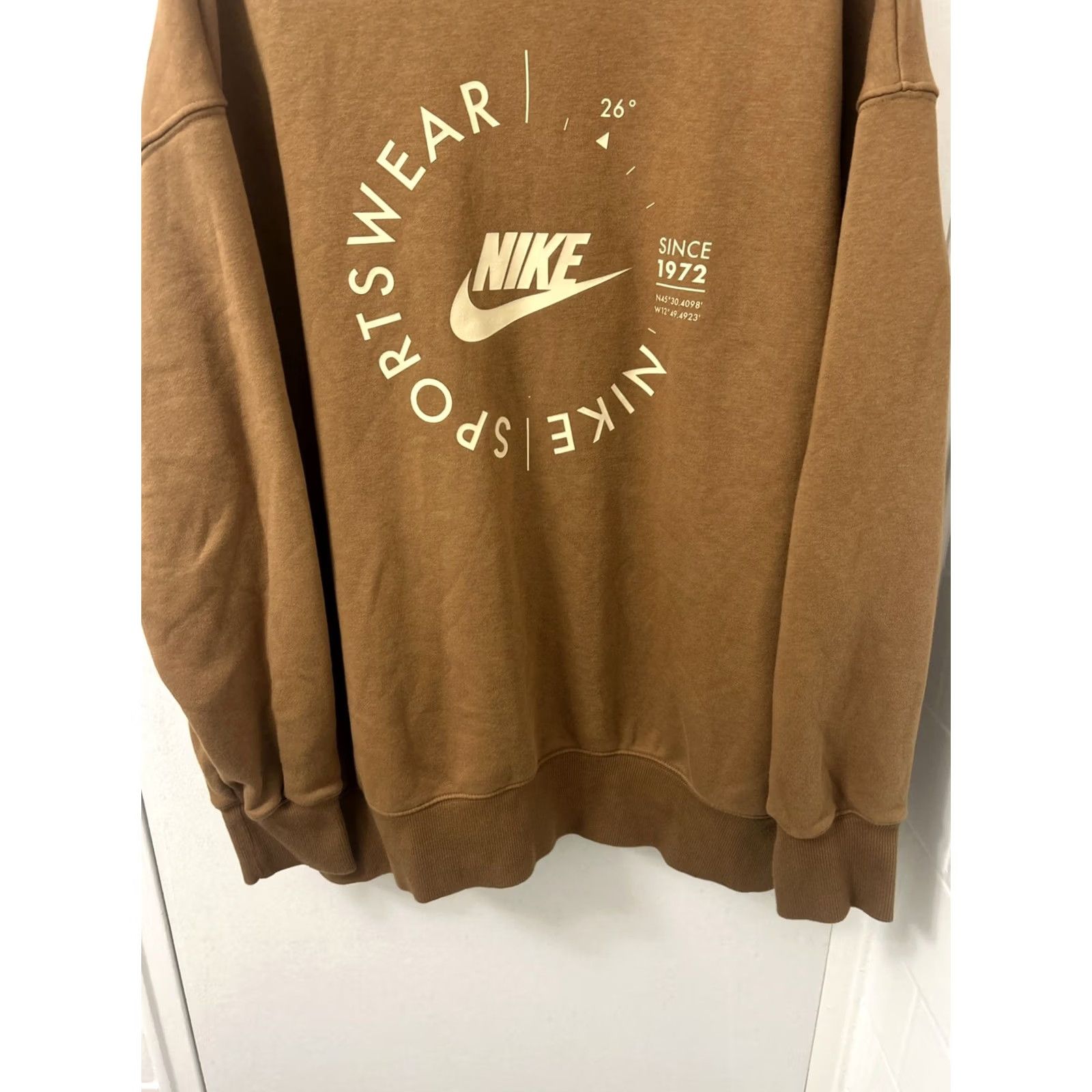 Nike Nike Crewneck Women Medium Brown Sports Utility Sweatshirt Pullover FD4234-270 Size M / US 6-8 / IT 42-44 - 3 Thumbnail