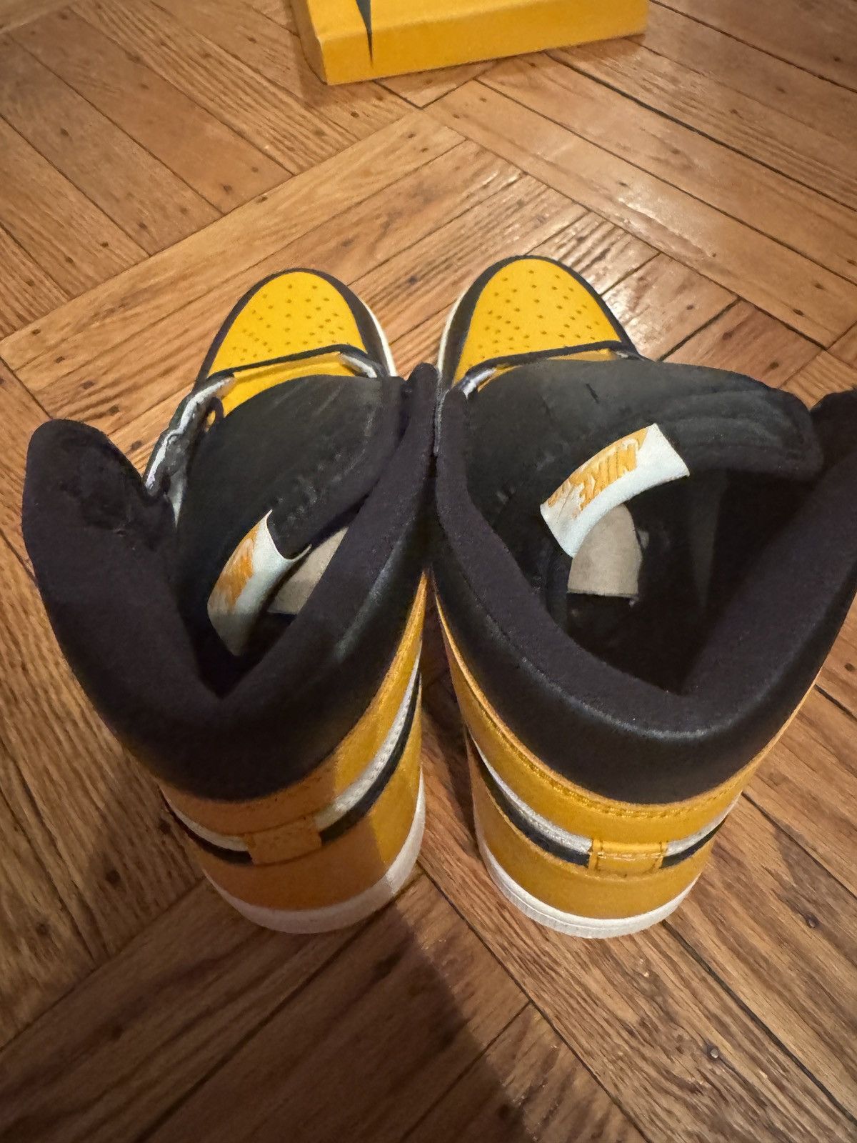 Nike air jordan retro high OG yellow Size US 9 / EU 42 - 4 Thumbnail