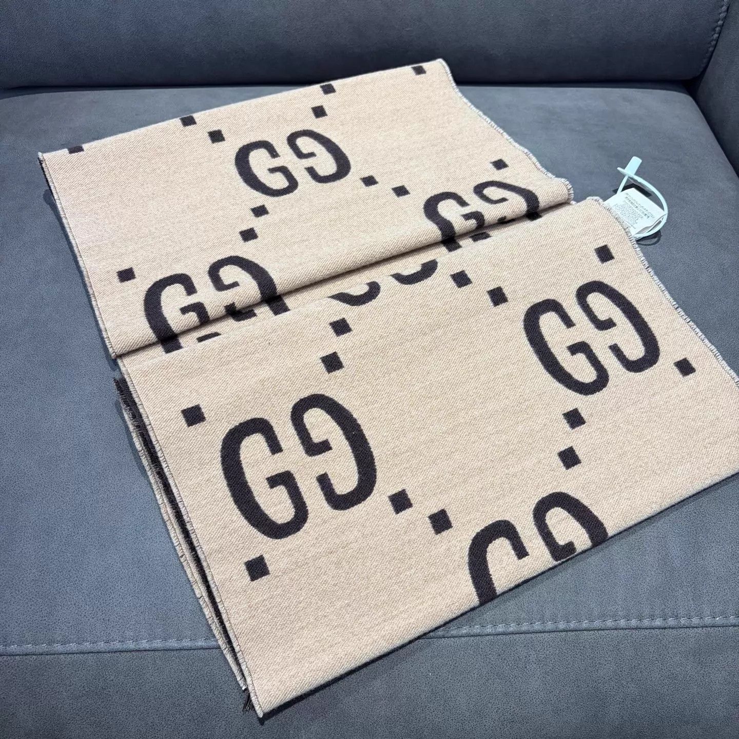 Gucci Gucci Double G Cashmere Scarf New Beige & Caramel Size ONE SIZE - 4 Thumbnail