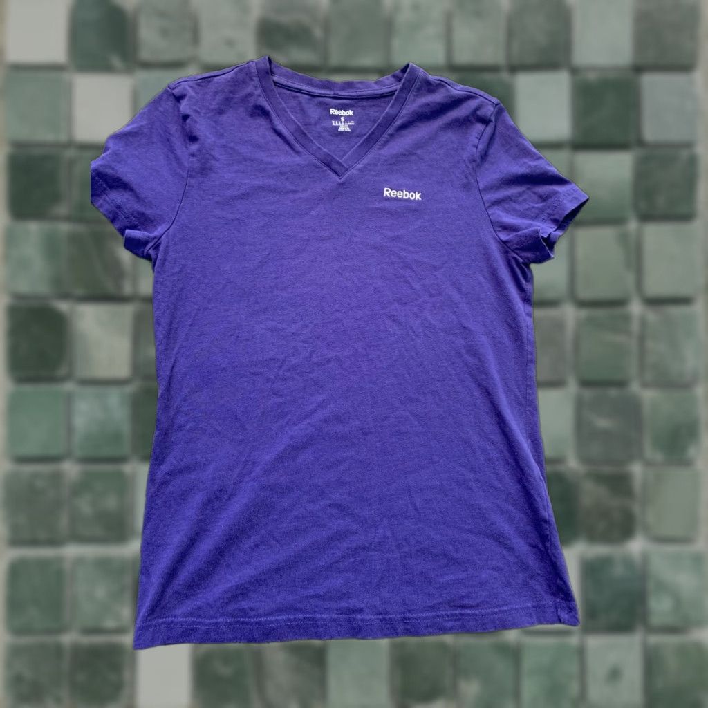 Reebok Reebok T-Shirt Top Womens Small S Purple Shirt Top Embordered Spell out Reebok Size S / US 4 / IT 40 - 1 Thumbnail