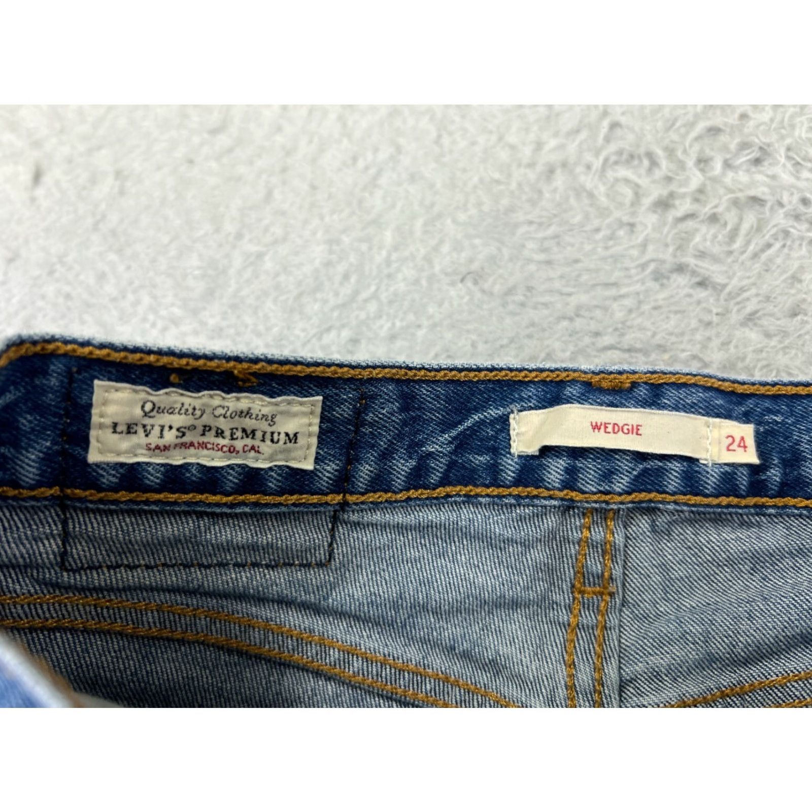 Levi's VINTAGE Levi's Jeans Womens 24 Denim Wedgie Fit Distressed Mid Rise Blue 5-Pocket Regular Regular Fit Boys Womens Size 42" / US 20 - 3 Thumbnail