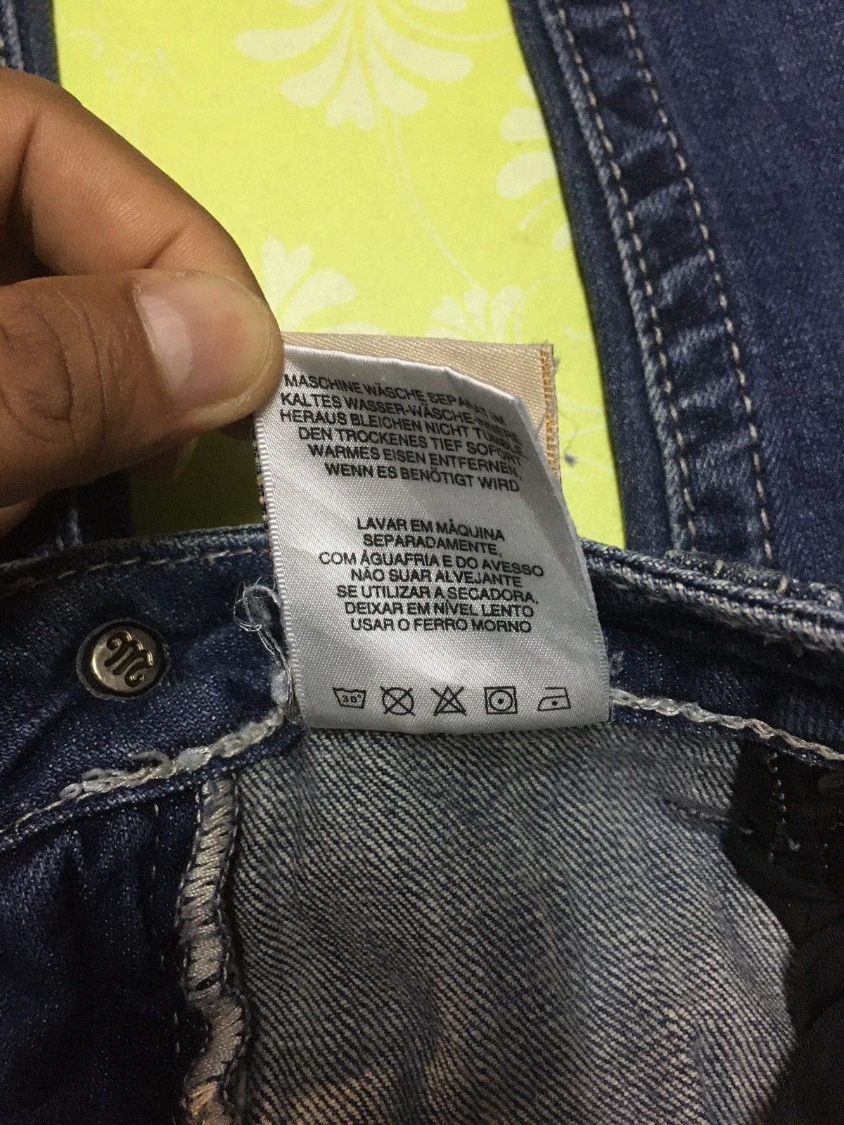 Miss Me Miss me studd jeans Size 33" - 12 Thumbnail
