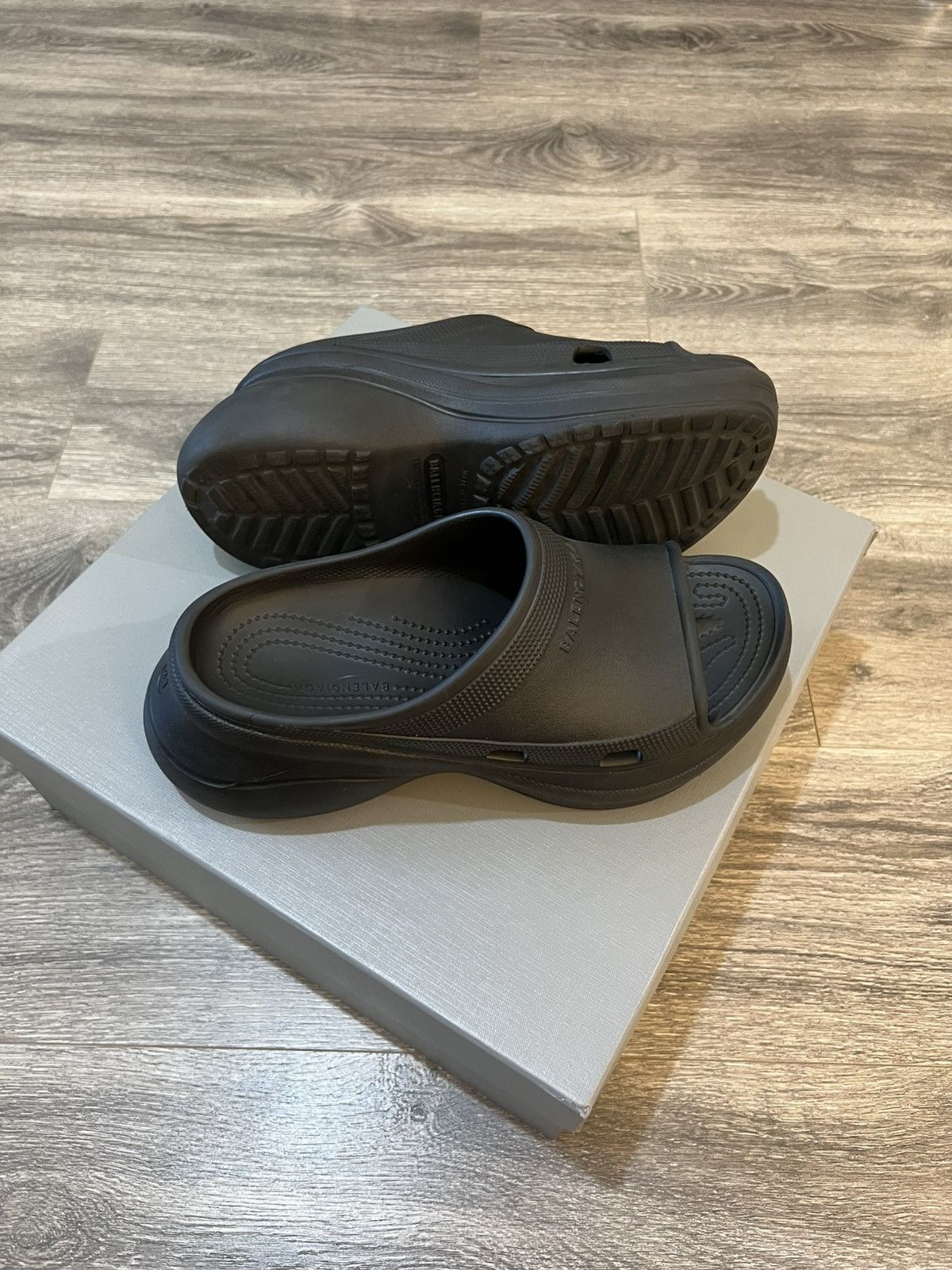 Balenciaga × Crocs Balenciaga Crocs Slides Size US 8 / EU 41 - 2 Thumbnail