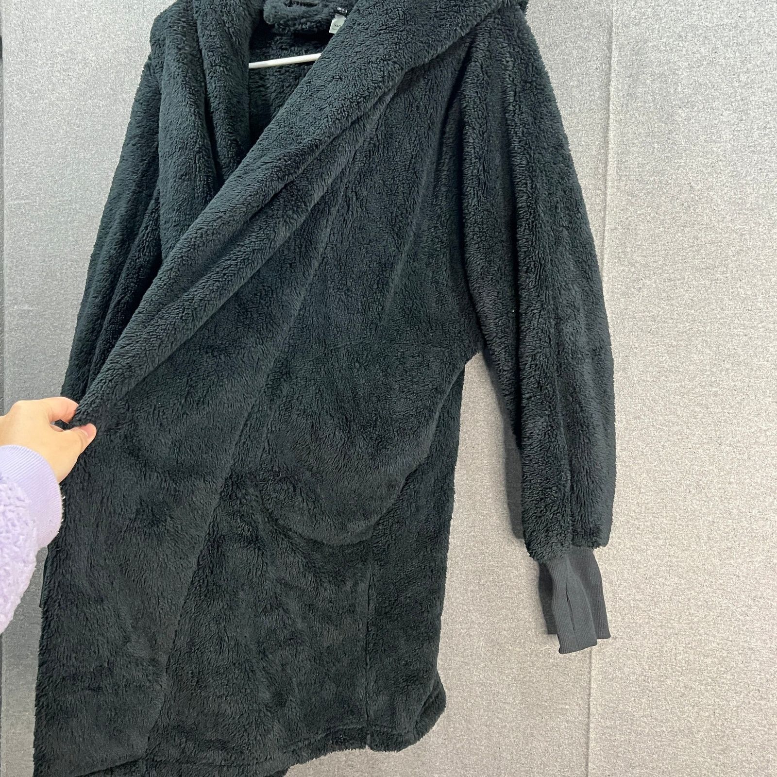 Other Bumble Bella Wellsoft Lite Plush Hooded Lounger Size S / US 4 / IT 40 - 4 Thumbnail