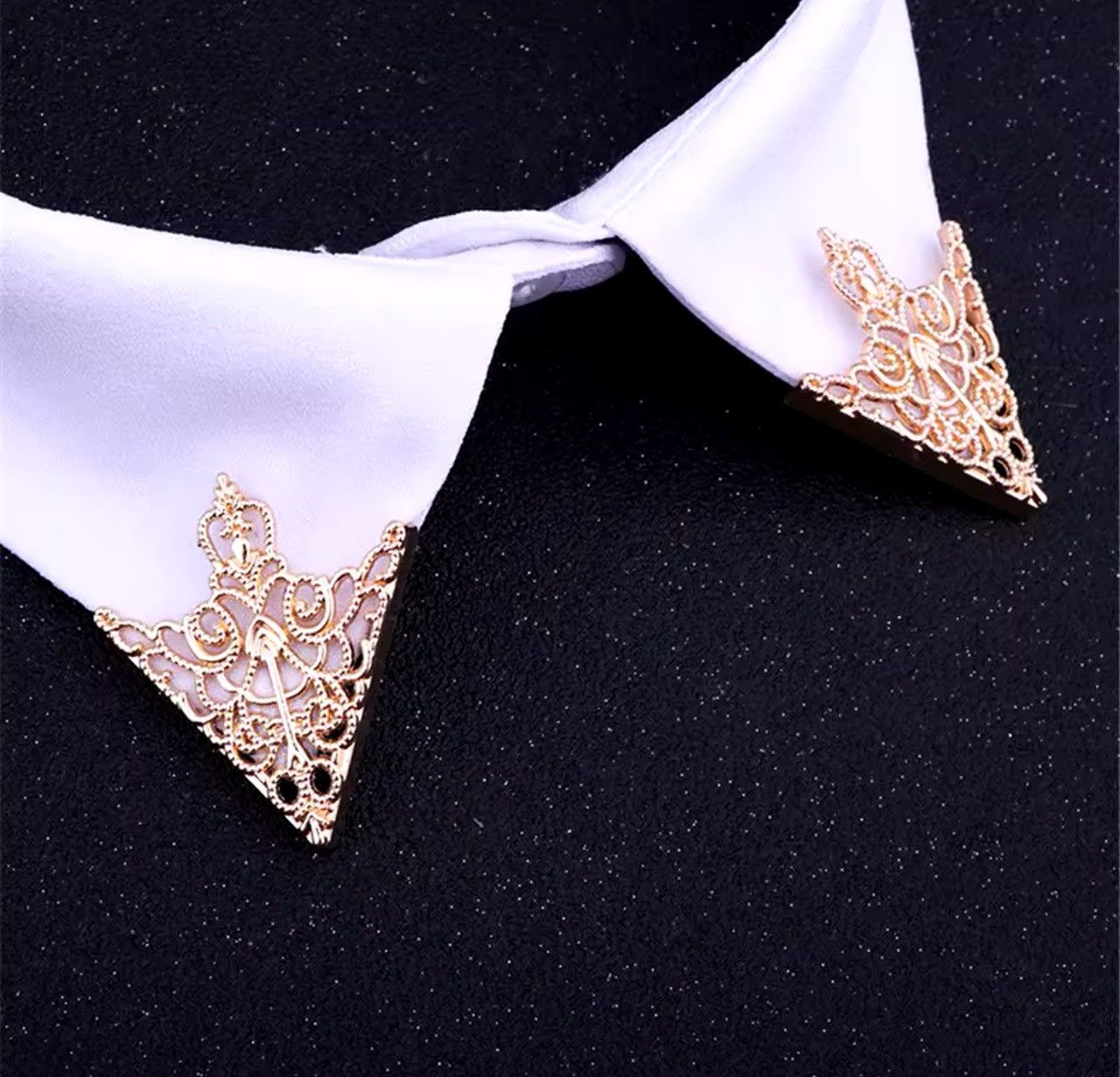 Other Gold Triangle Shirt Collar Brooches Size ONE SIZE - 1 Thumbnail