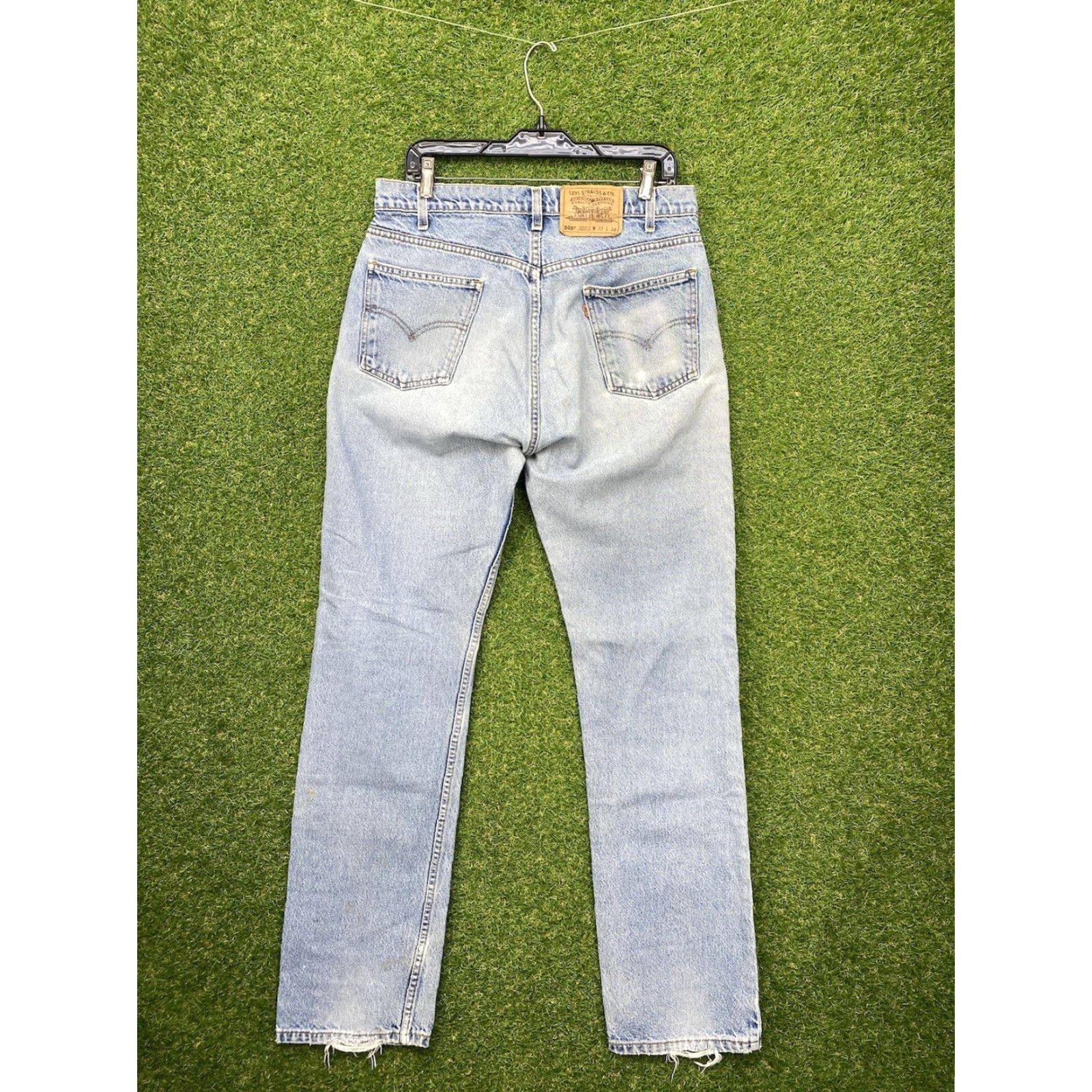 Levi's VINTAGE Levi's 505 Jeans Mens 33x34 Regular Fit Straight Leg Blue Denim Comfort Pockets 90s Size US 33 - 2 Thumbnail