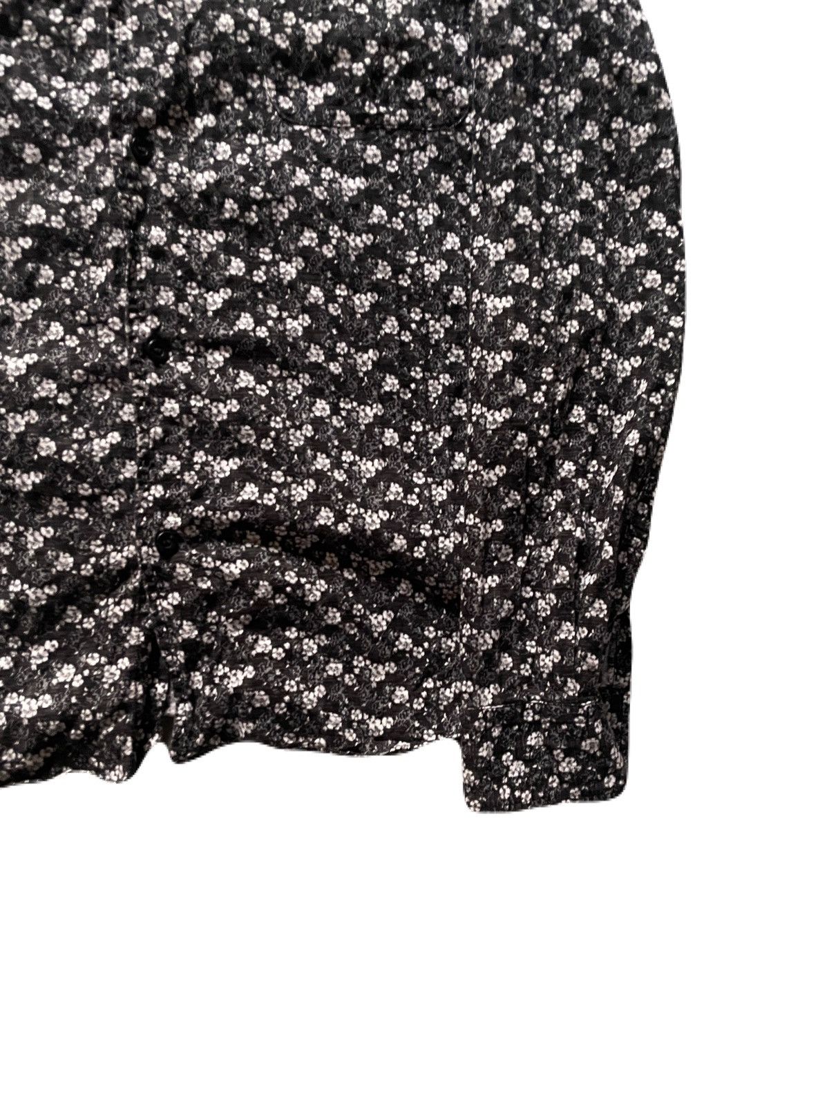 If Six Was Nine 2000s Japanese archive Vkei Flower Print Slim-fit Shirts Y2K Size US S / EU 44-46 / 1 - 6 Thumbnail