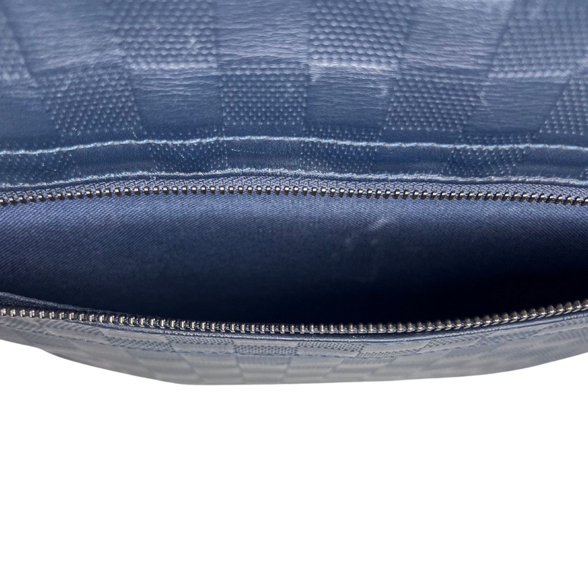 Louis Vuitton Louis Vuitton Damier Infini District MM Messenger Bag Cosmos Size ONE SIZE - 9 Thumbnail
