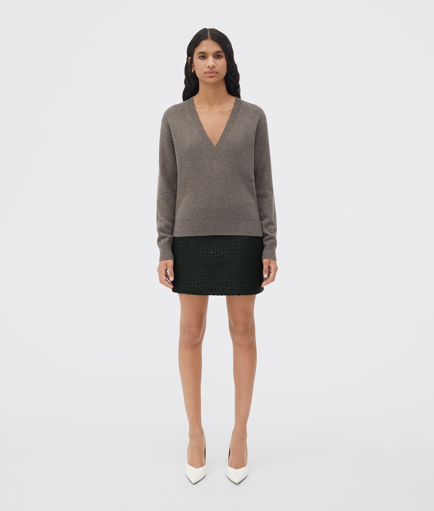 Bottega Veneta o1n1vont0325 Classic Compact Cashmere Sweater in Milkweed Size L / US 10 / IT 46 - 1 Thumbnail