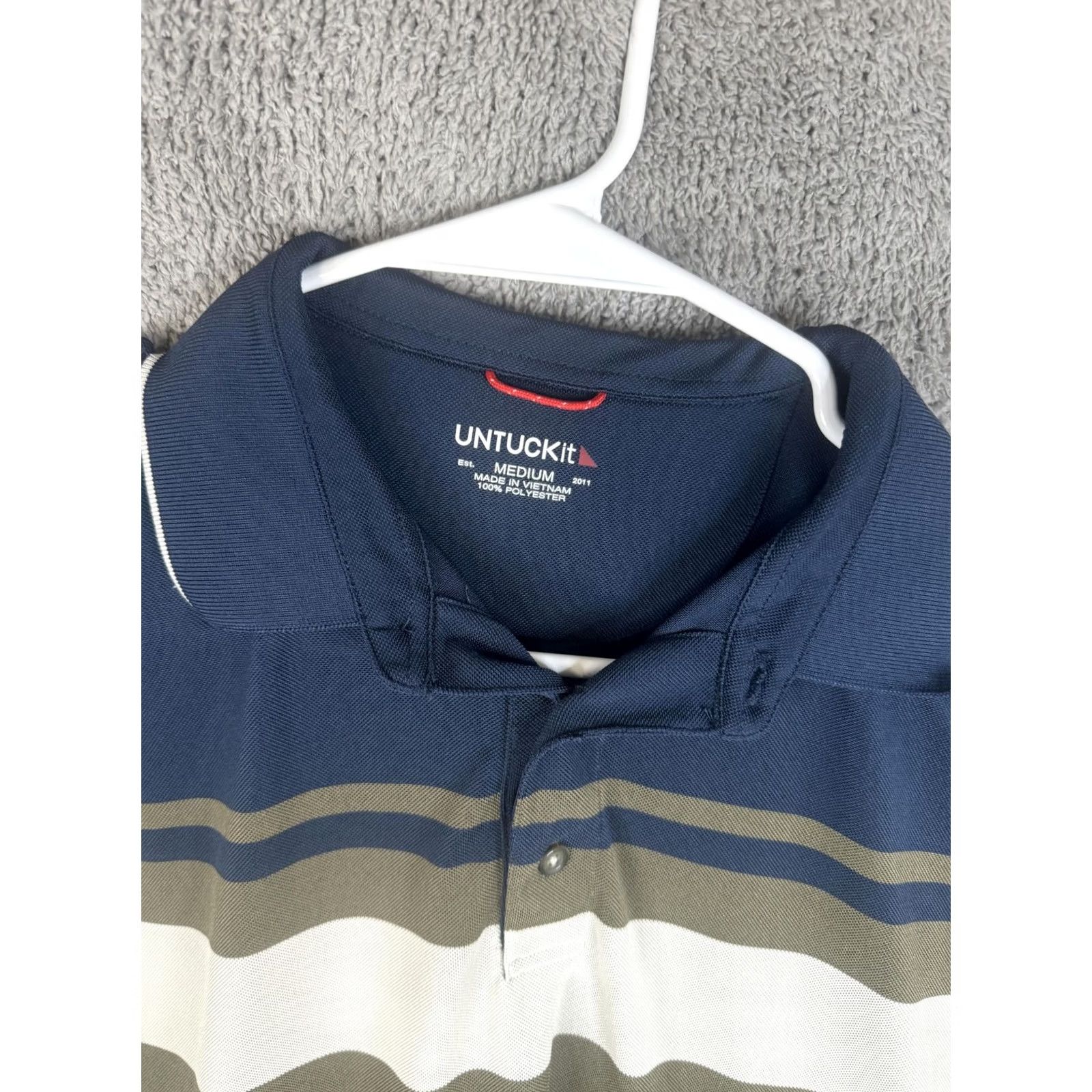 UNTUCKit UNTUCKit Polo Shirt Mens M Blue Green Stripe 100% Polyester Golf Casual Polo Shirt Mens M Color Green Striped Short Sleeve Size US M / EU 48-50 / 2 - 4 Thumbnail