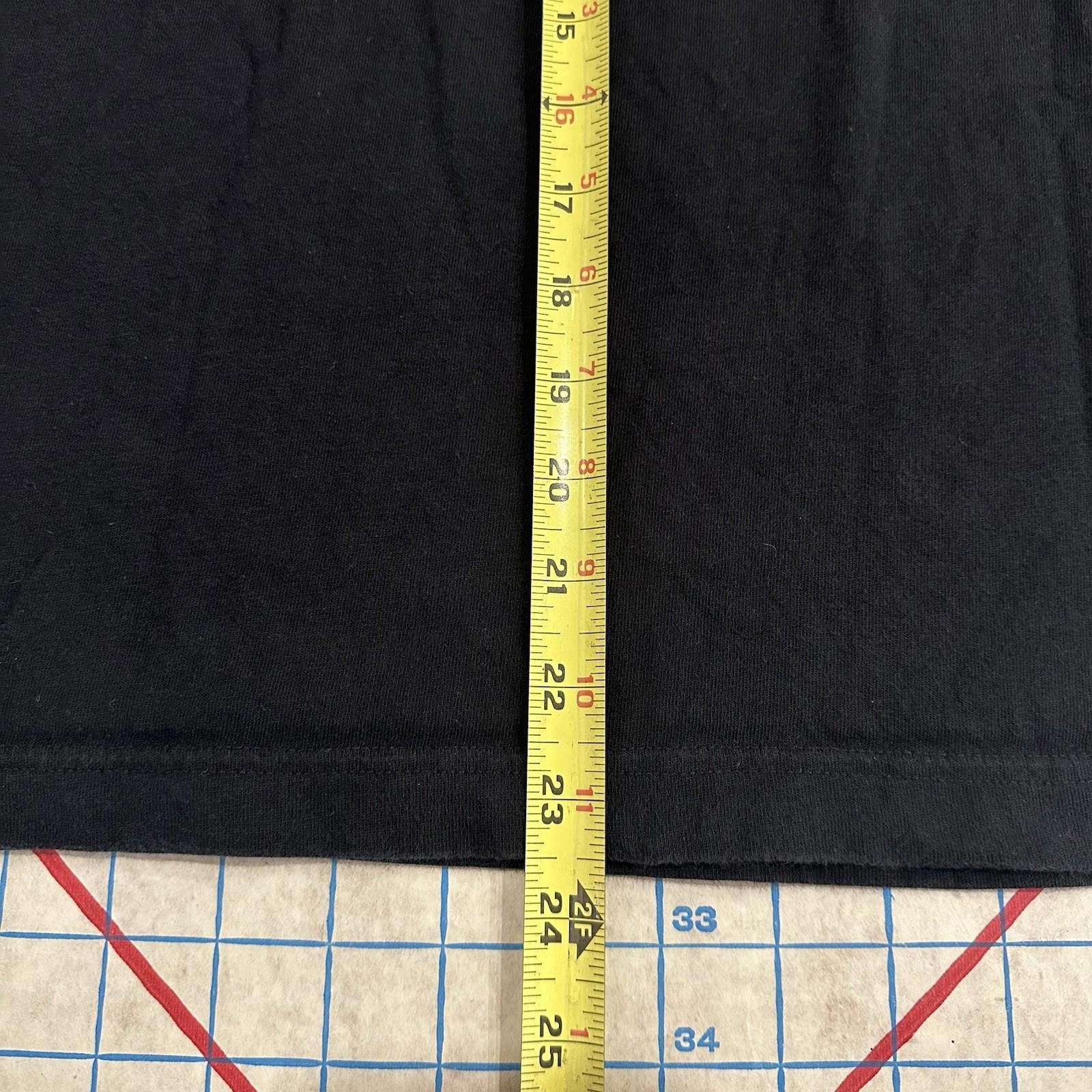 Uniqlo Uniqlo Japan Attack on Titan Shirt Black Small AOT Size US S / EU 44-46 / 1 - 5 Thumbnail