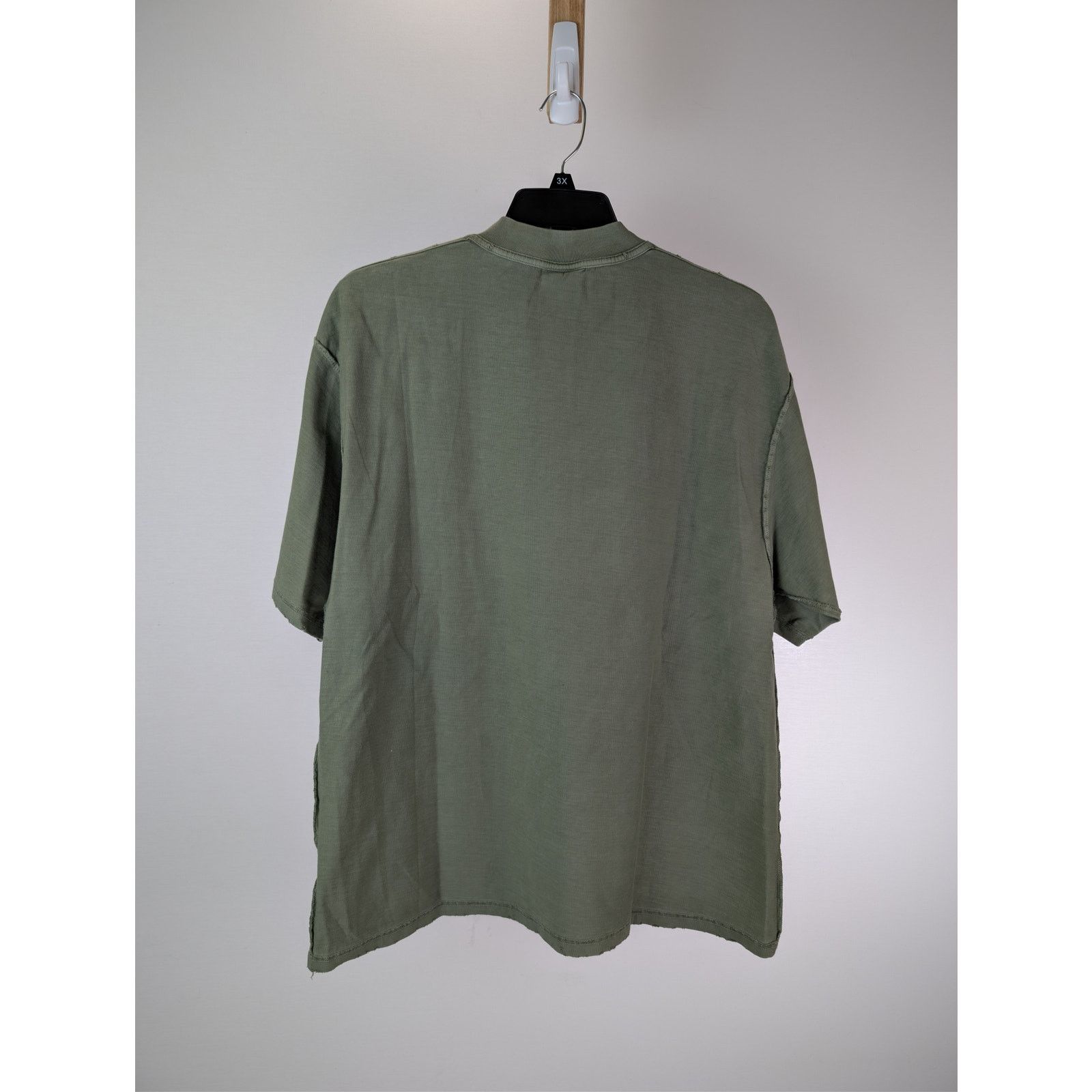 Balenciaga o1rshd1 Contrast Logo Embroidery T-Shirt in Green Size US L / EU 52-54 / 3 - 9 Thumbnail