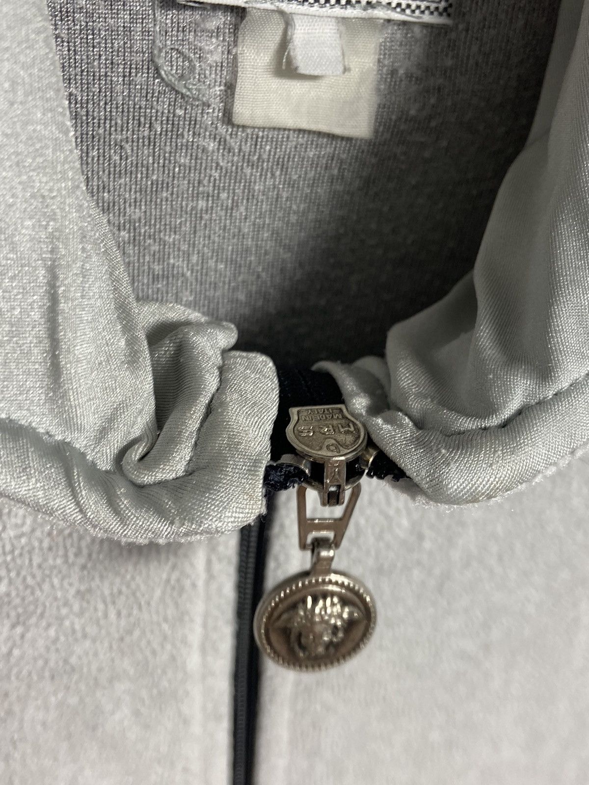 Versace Versace Vintage Zip Hoodie Fleece Size L / US 10 / IT 46 - 10 Thumbnail