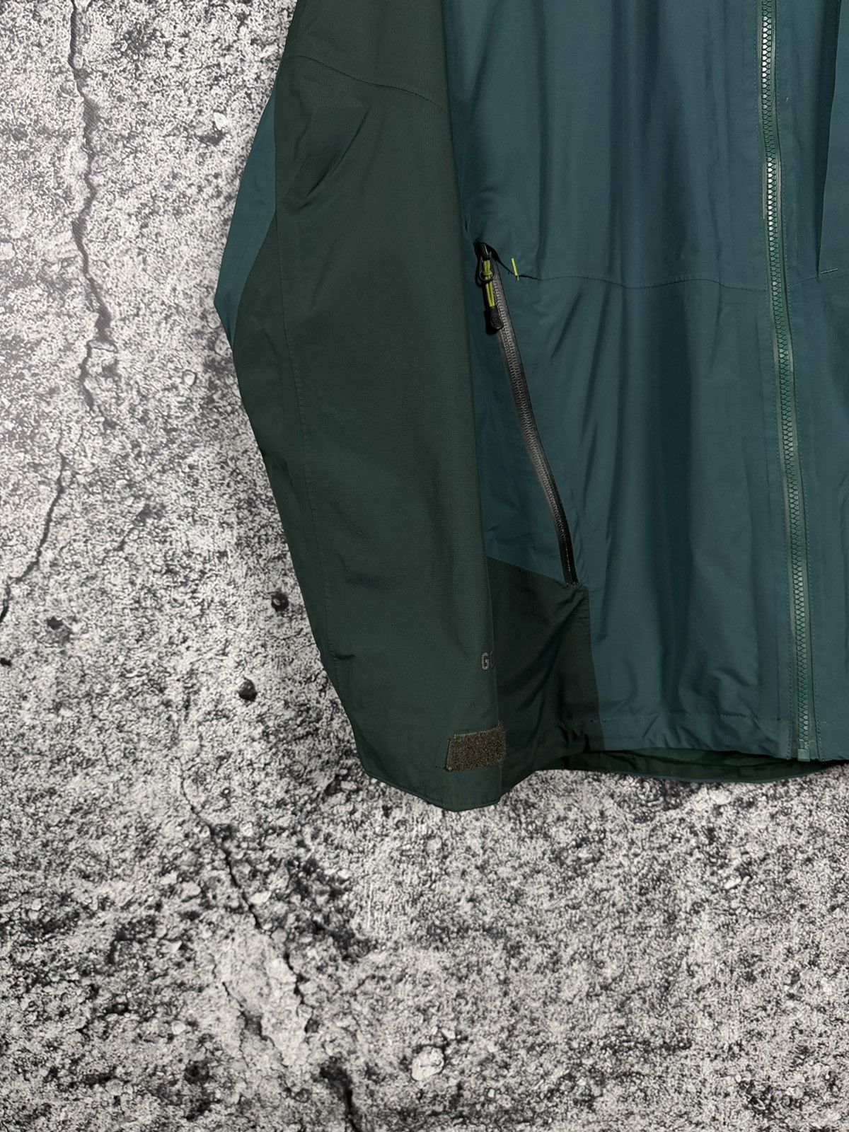 Berghaus Berghaus Gore-Tex Jacket Waterproof Windbreaker Outdoor XXL Size US XXL / EU 58 / 5 - 5 Thumbnail