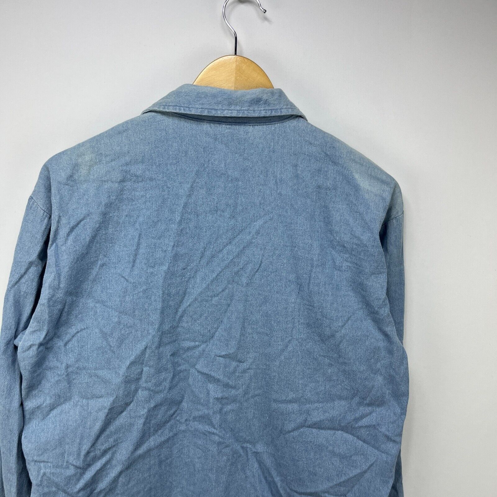 Vintage Vintage 90s Looney Tunes Bugs Button-Up Shirt Small Faded Size US S / EU 44-46 / 1 - 10 Thumbnail
