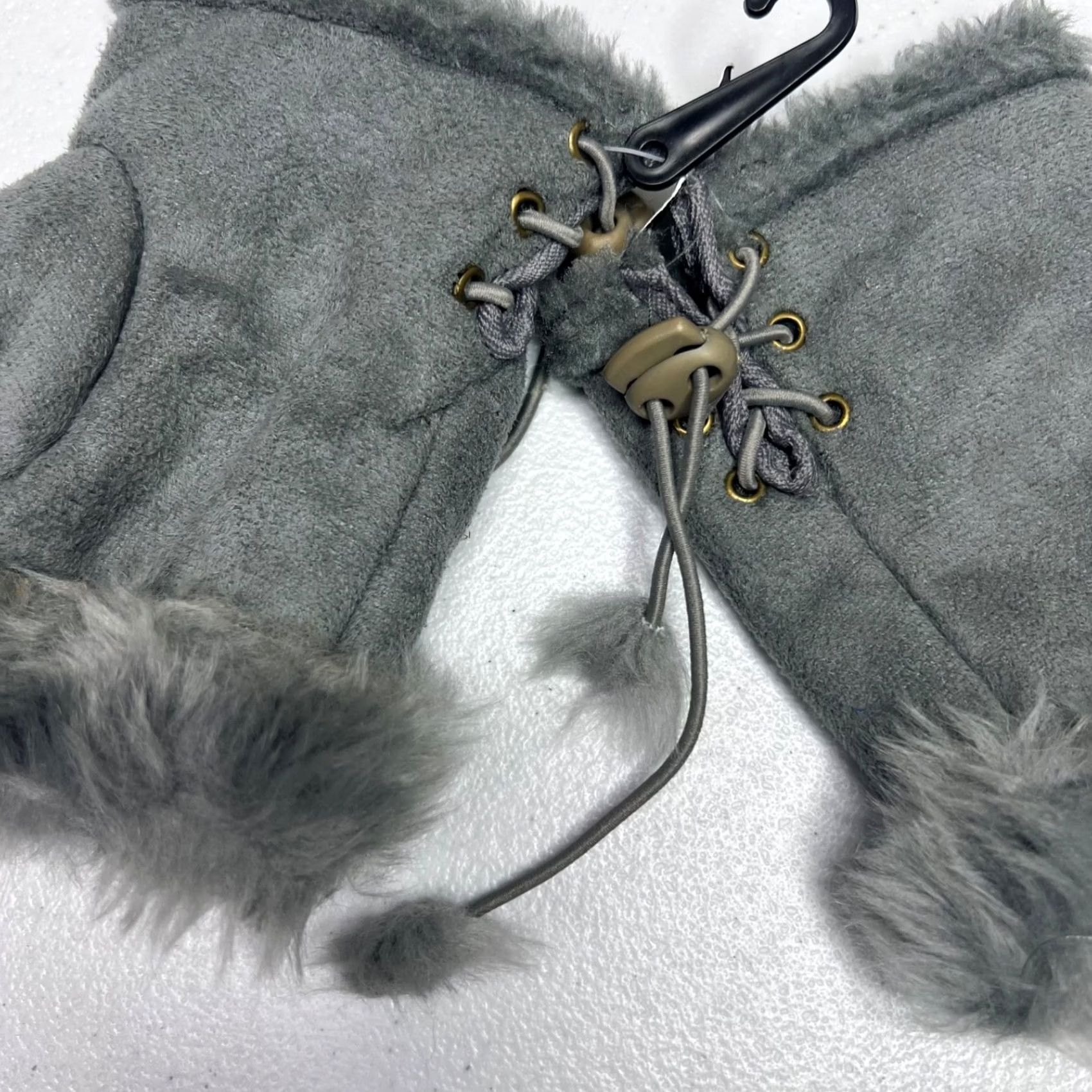 Vintage Rue 21 Faux Suede Fur Lined Fingerless Gloves Womens Gray Adjustable Glove Wrist One Size Size ONE SIZE - 4 Thumbnail