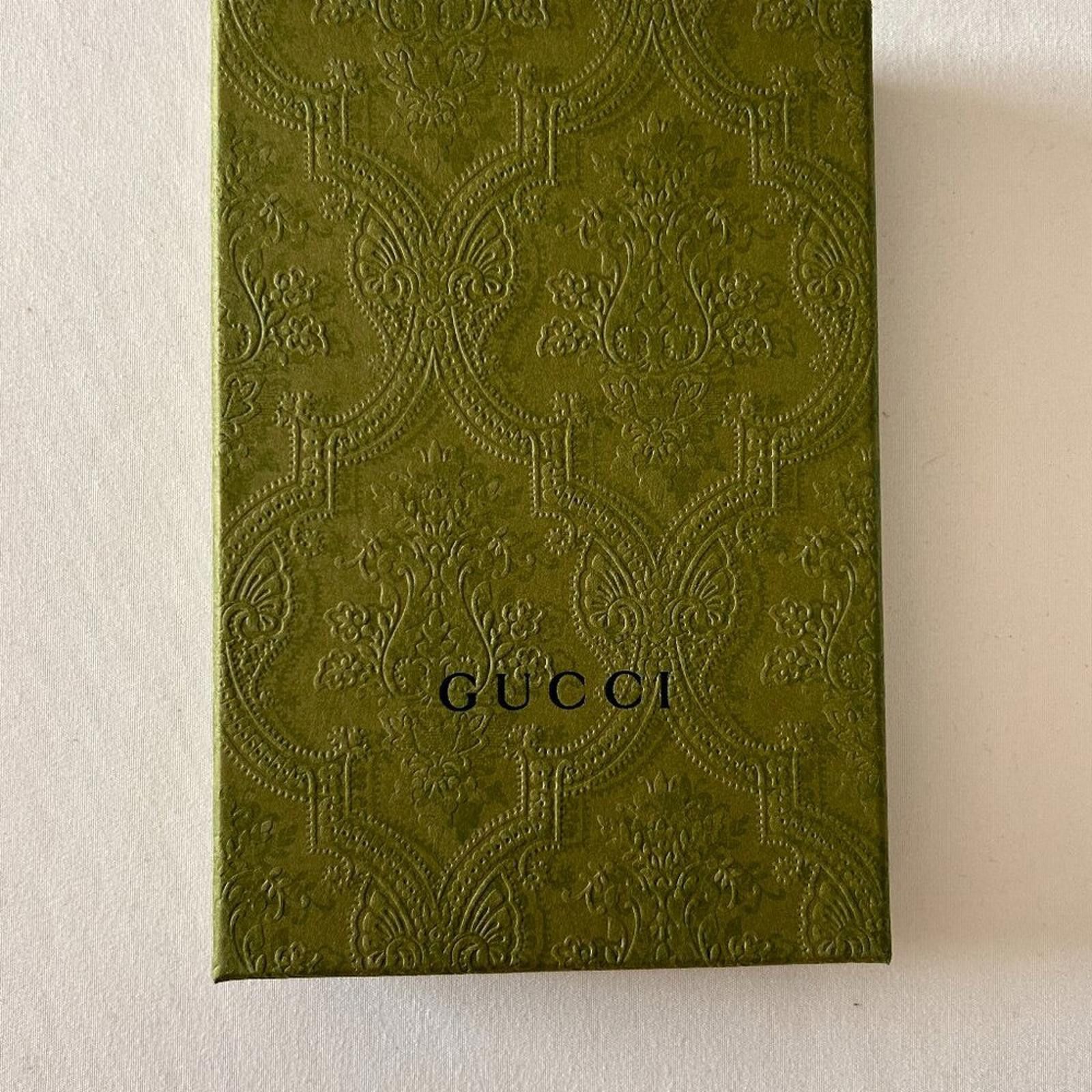 Gucci NWT Gucci GG Supreme PVC iPhone 14 Case Beige 753609 Size ONE SIZE - 3 Thumbnail