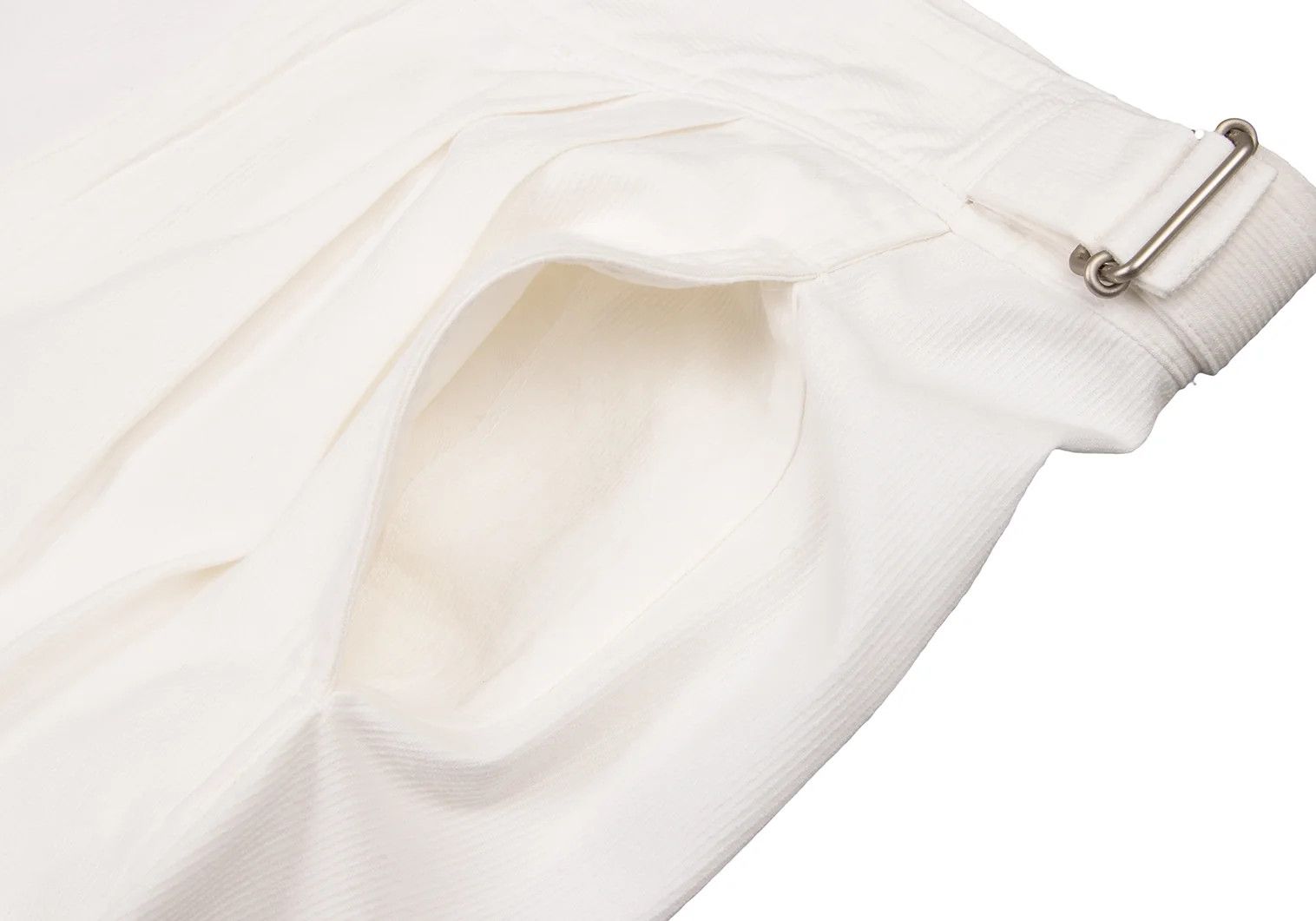 Issey Miyake Cotton Pinstripe Design Side Belt Shorts in Off White Size US 30 / EU 46 - 7 Thumbnail