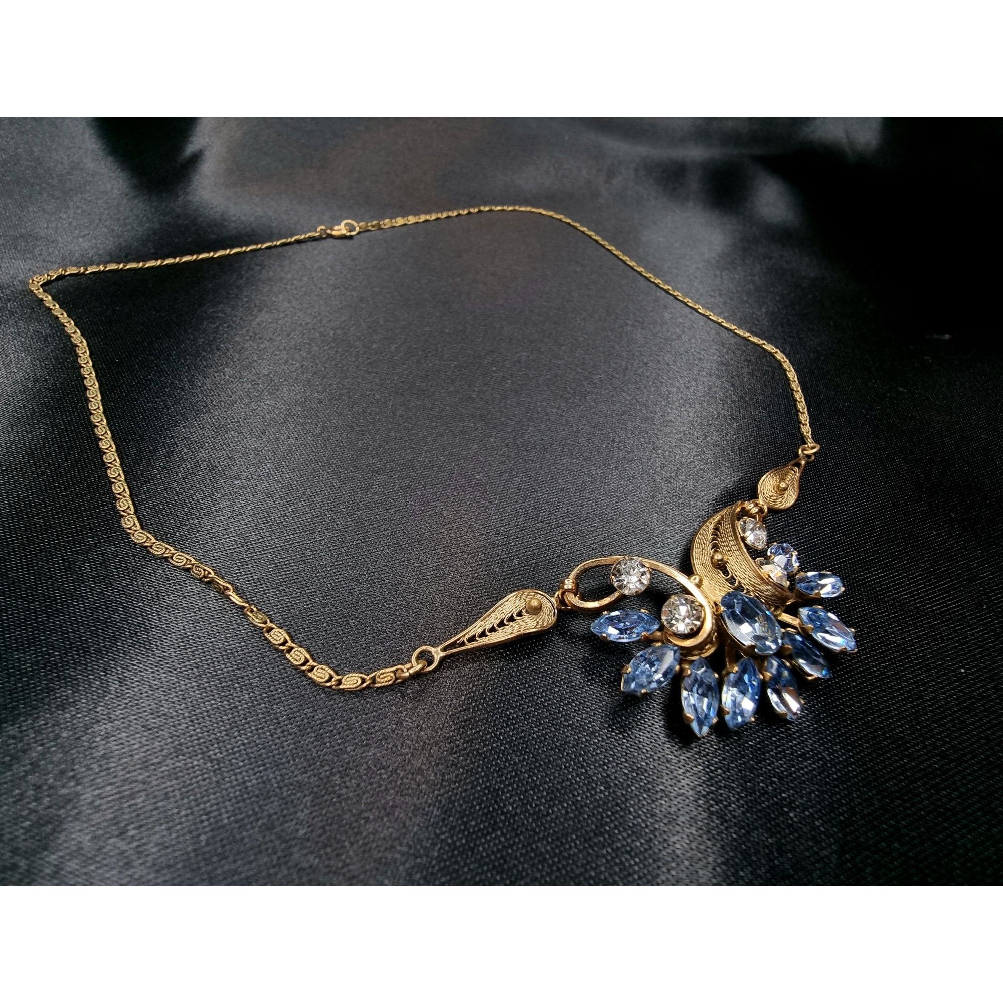 Vintage Rare Find Vintage Van Dell Gold-Tone Necklace With Blue Rhin Size ONE SIZE - 3 Thumbnail