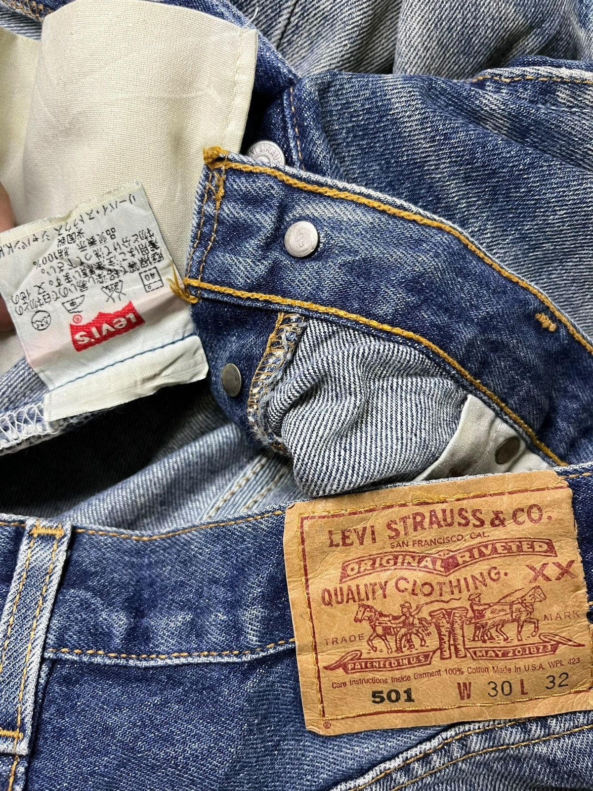 Levi's × Levi's Vintage Clothing Vintage 90s Levis 501 Faded Wash Ripped Blue Jeans Size US 30 / EU 46 - 9 Thumbnail