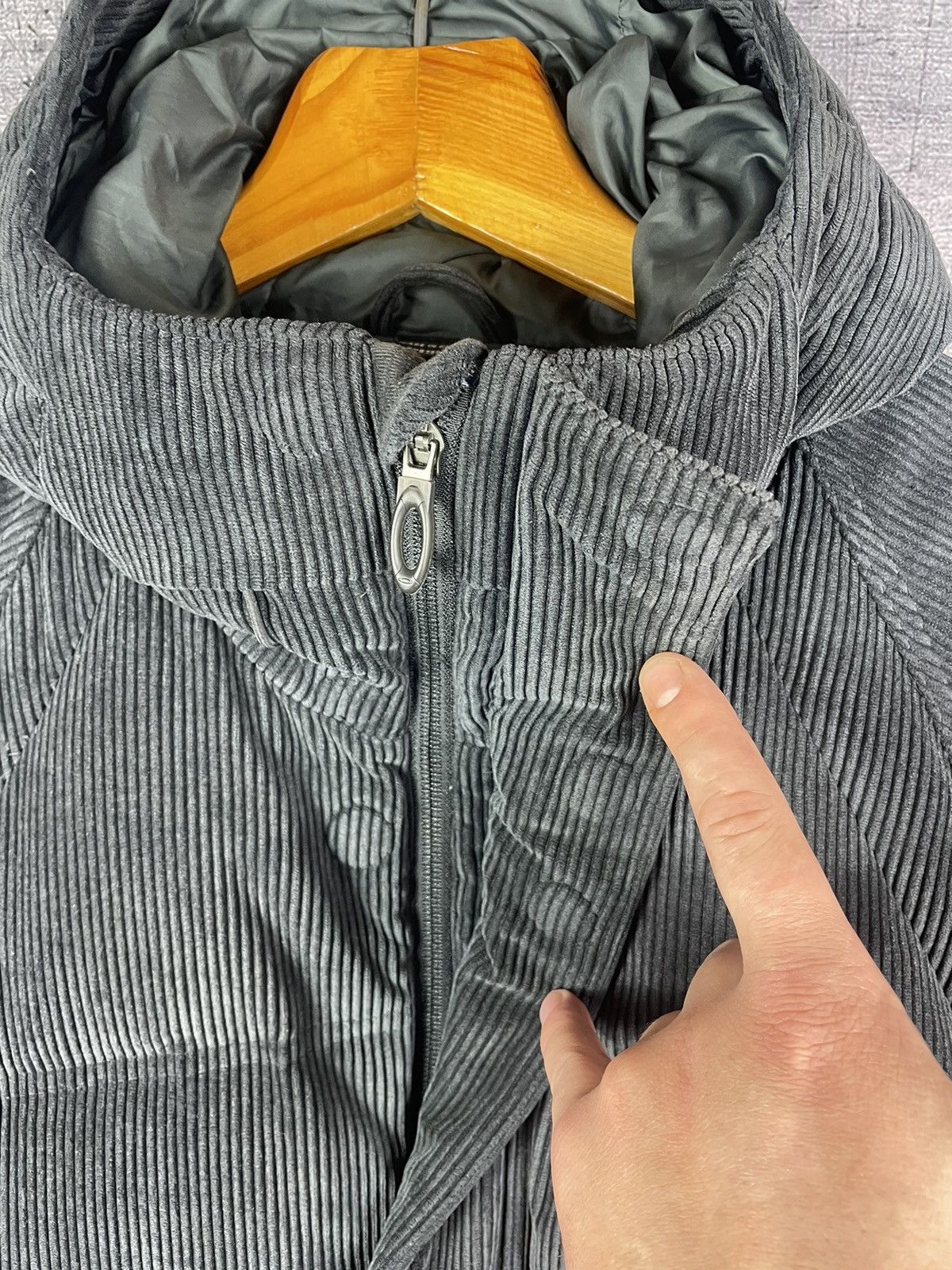 Oakley 2008 Oakley Ventilated Corduroy Puffer Jacket Size US L / EU 52-54 / 3 - 3 Thumbnail