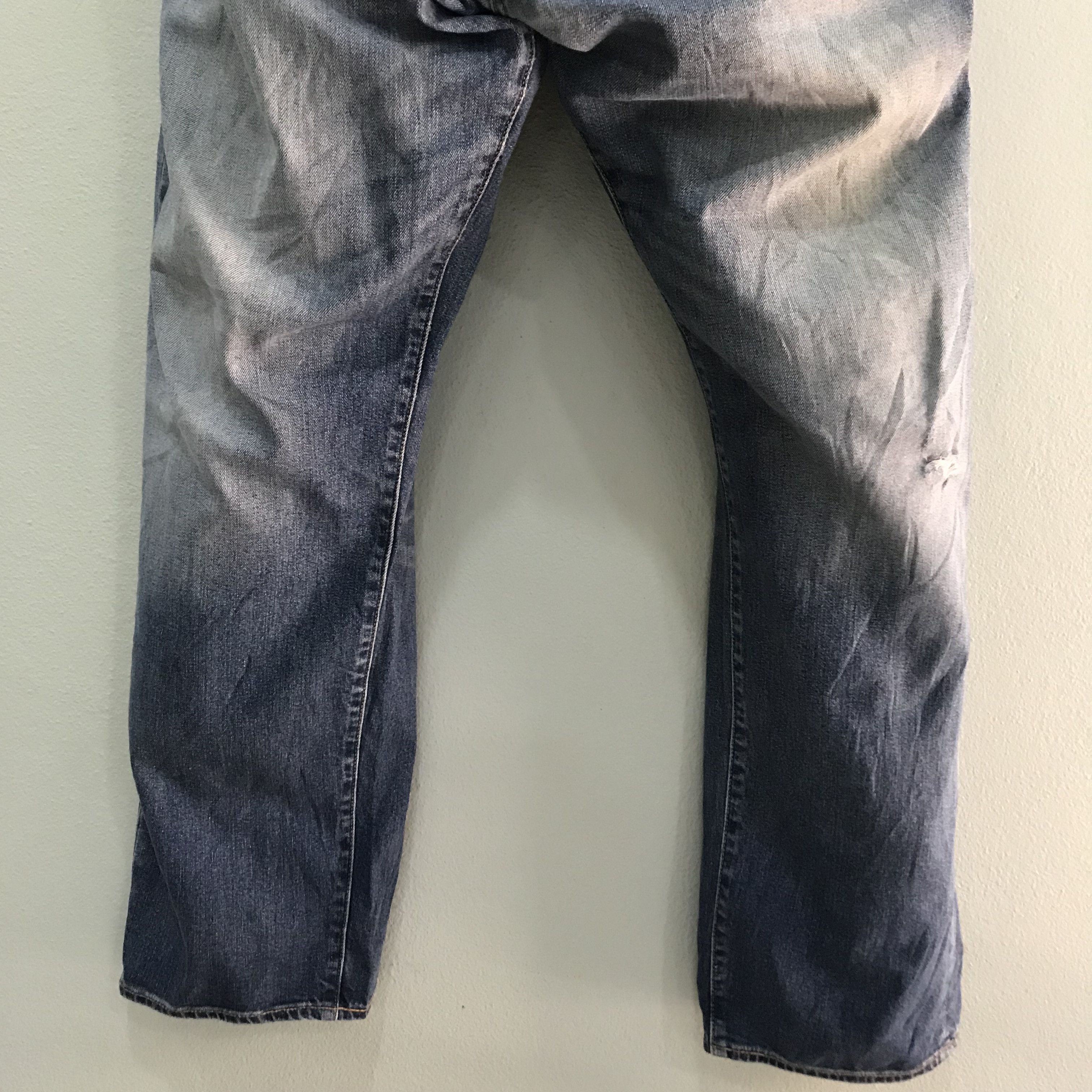 Levi's Vintage Levi’s 505 Blue Jeans 1990s Distressed Workwear Size US 40 / EU 56 - 3 Thumbnail